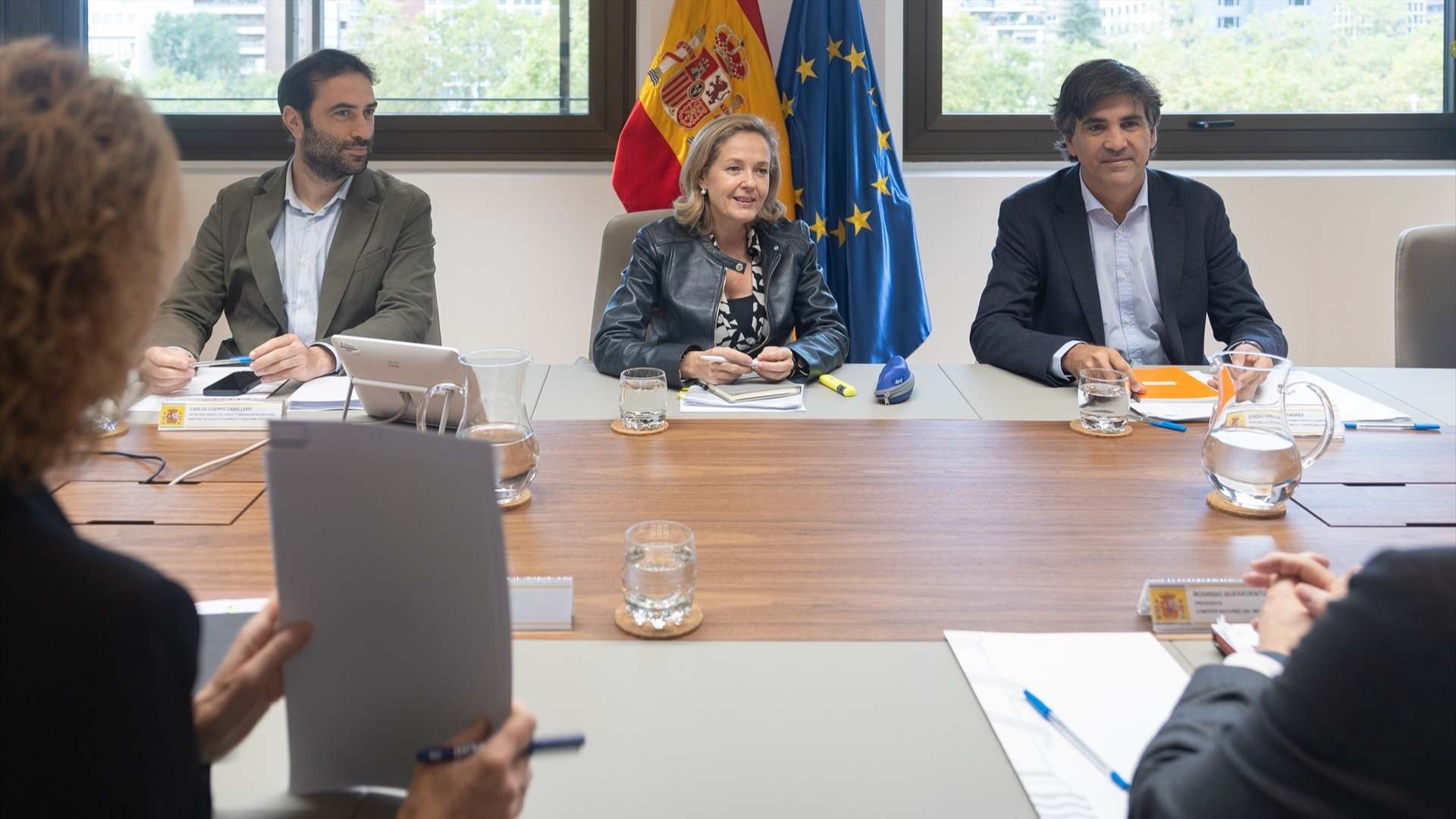 Carlos Cuerpo y García Andrés, junto a Nadia Calviño