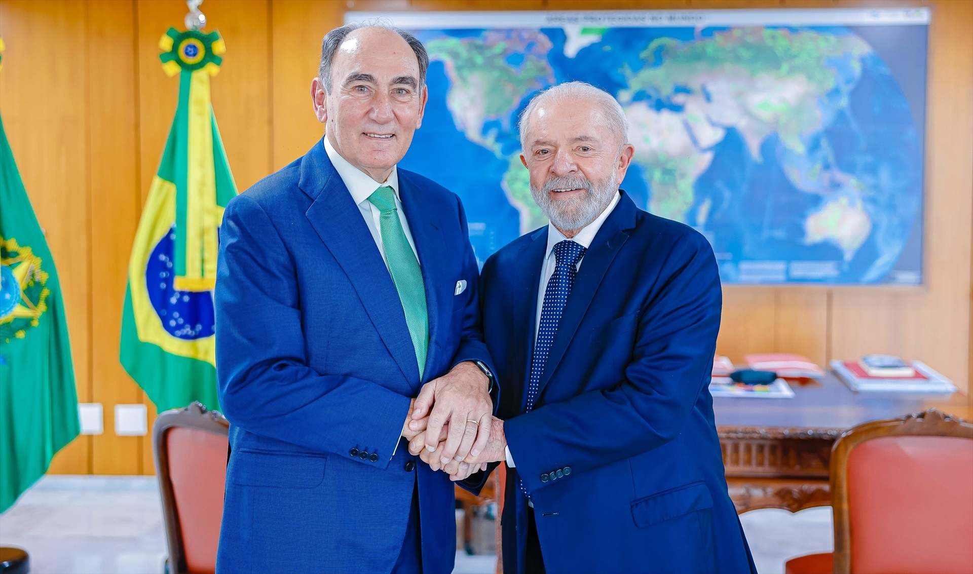 El presidente de Iberdrola, Ignacio Sánchez Galán, junto al presidente de Brasil, Luiz Inácio Lula da Silva. ep