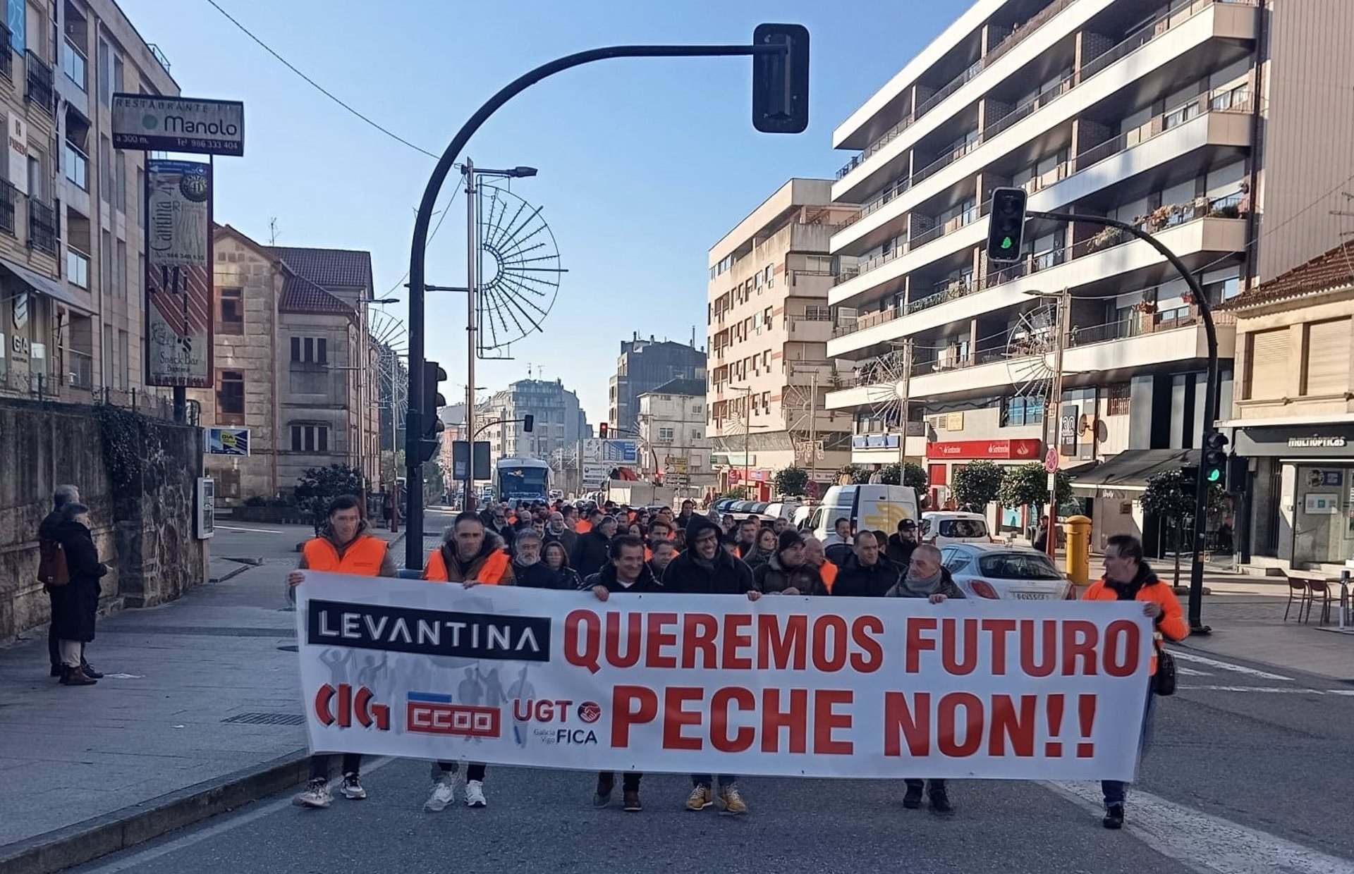 Manifestación de trabajadores de Levantina en O Porriño.