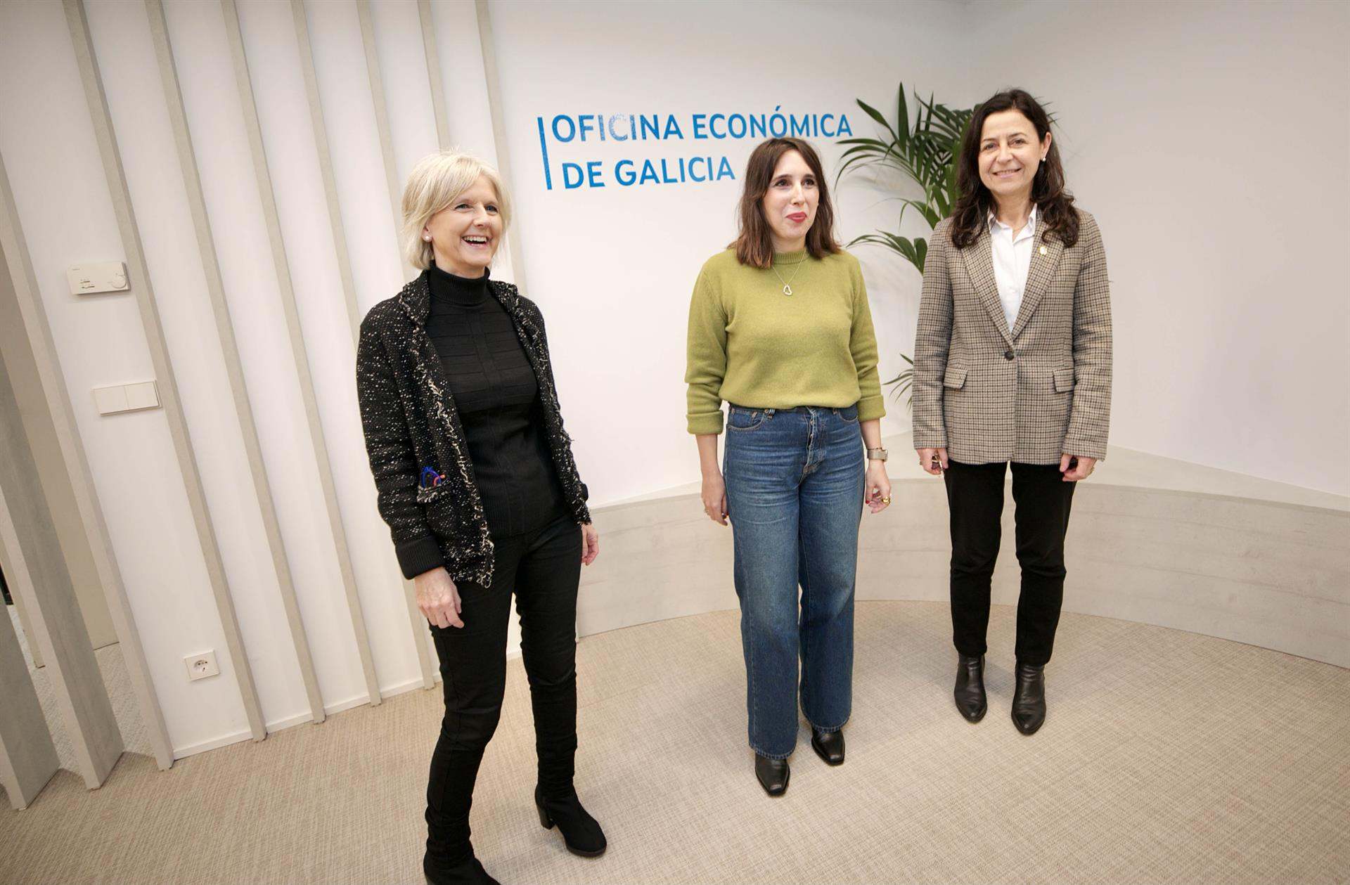 La conselleira de Economía, María Jesús Lorenzana, en la Oficina Económica de Galicia.