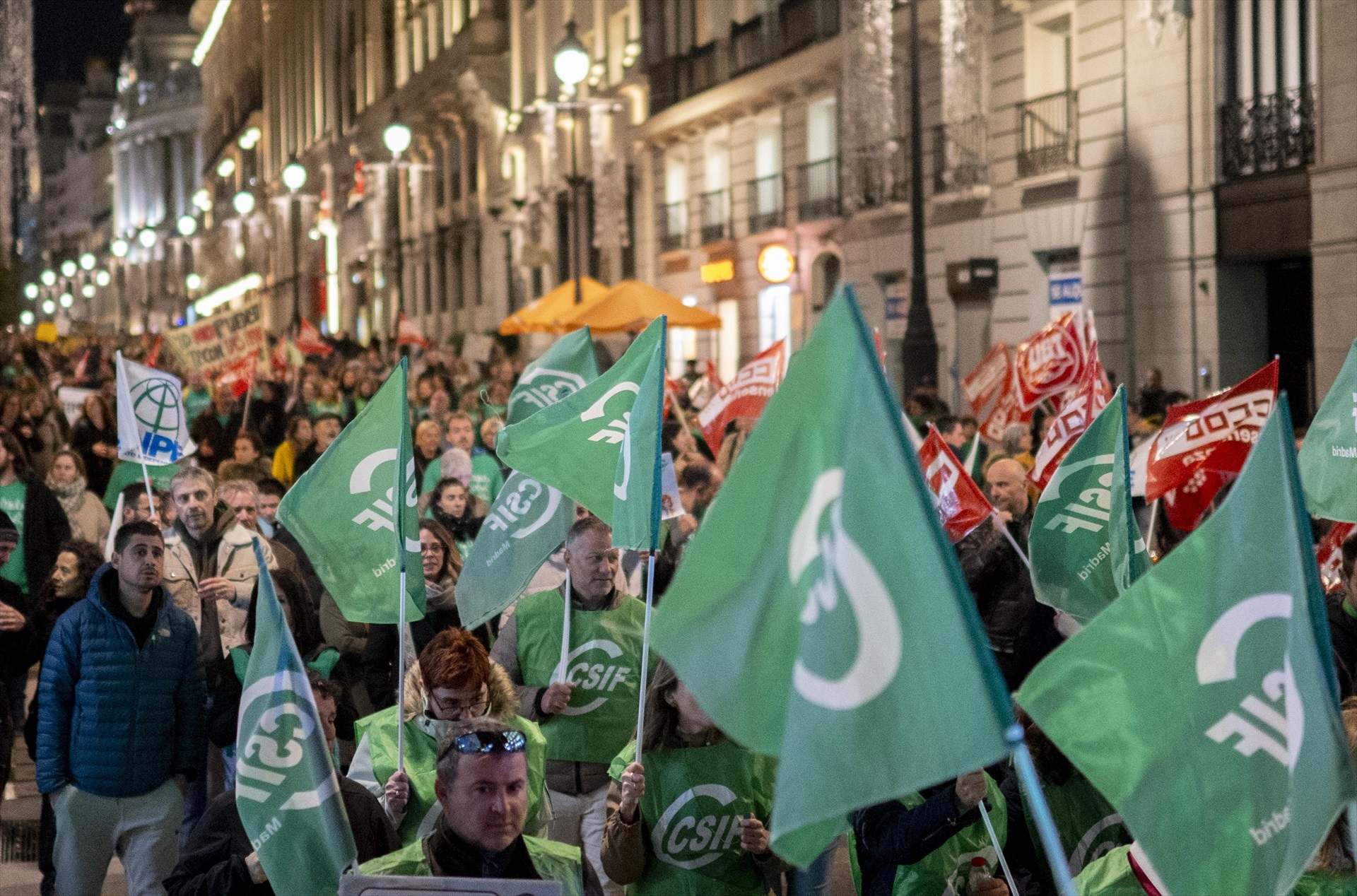 Decenas de personas durante una manifestación por la educación pública, a 21 de noviembre de 2024