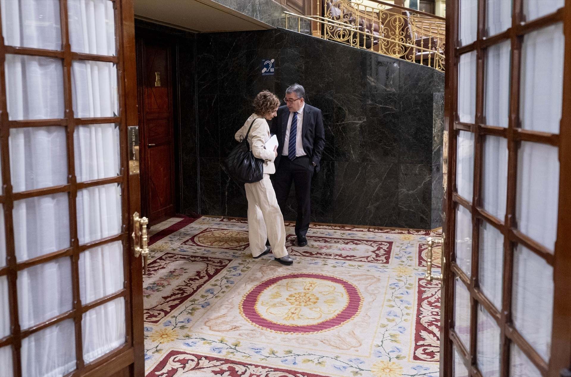La ministra de Hacienda, María Jesús Montero y el portavoz del PNV, Aitor Esteban.