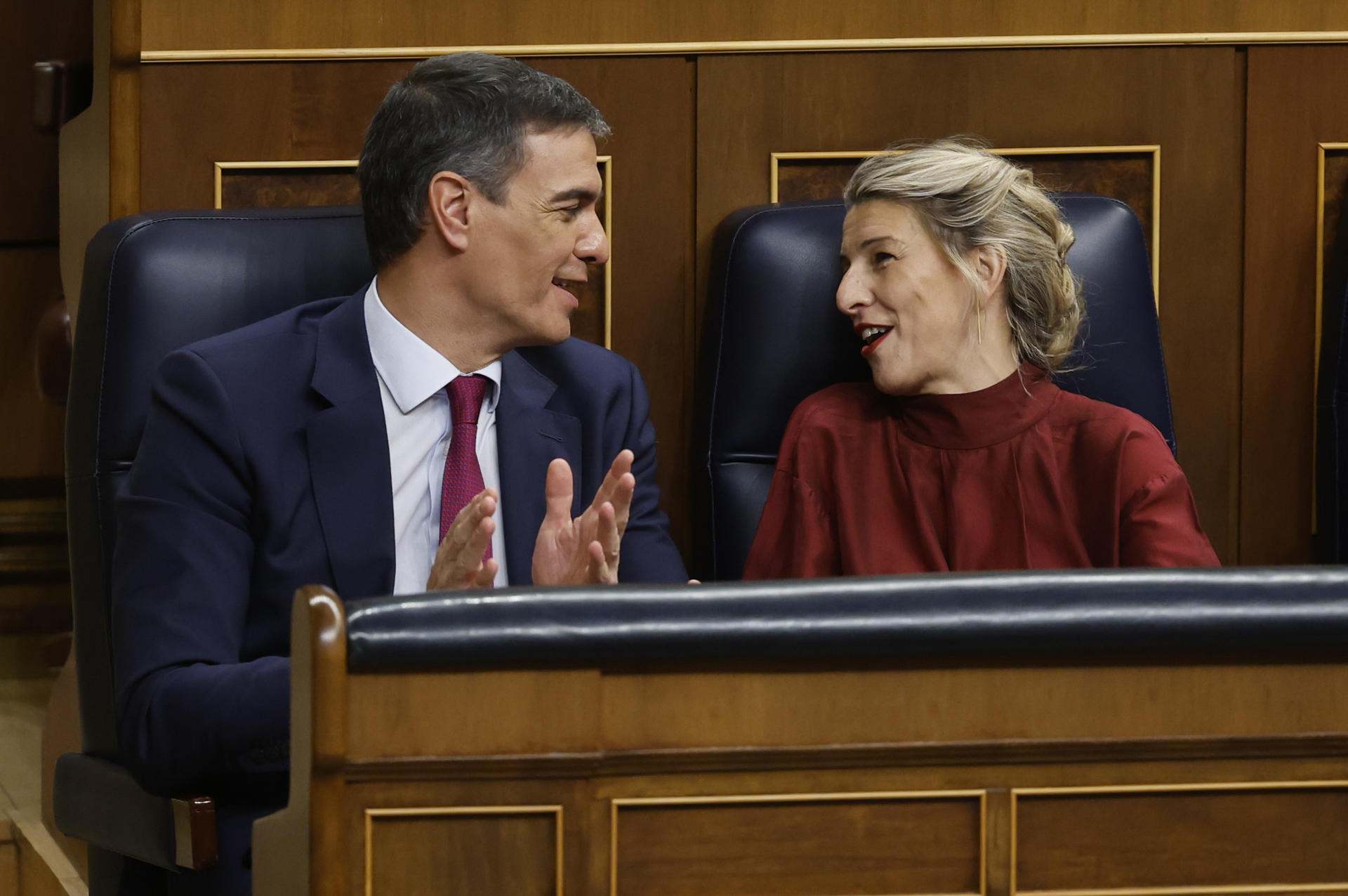 El presidente del Gobierno, Pedro Sánchez, junto a la vicepresidenta segunda, Yolanda Díaz. | EFE