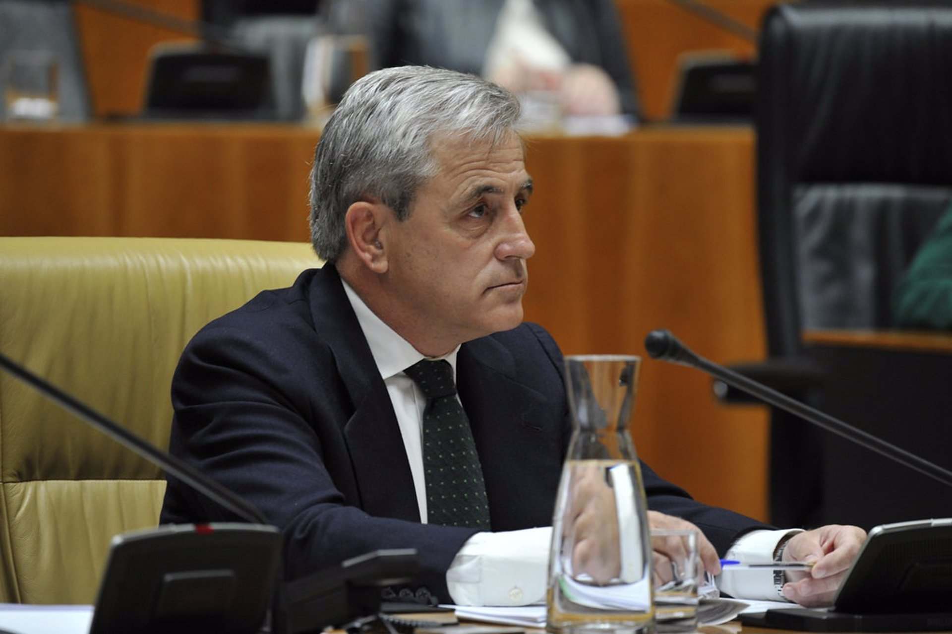 El consejero de Gestión Forestal y Mundo Rural de la Junta, Ignacio Higuero, en el pleno de la Asamblea de Extremadura