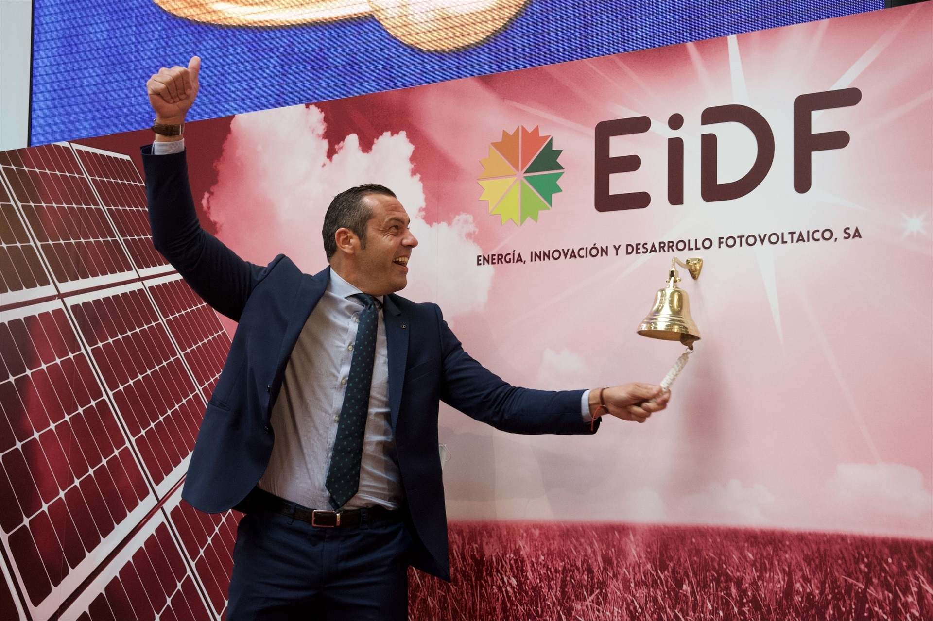 Fernando Romero, director general de EiDF, durante el toque de campana en la Bolsa de Madrid. Europa Press