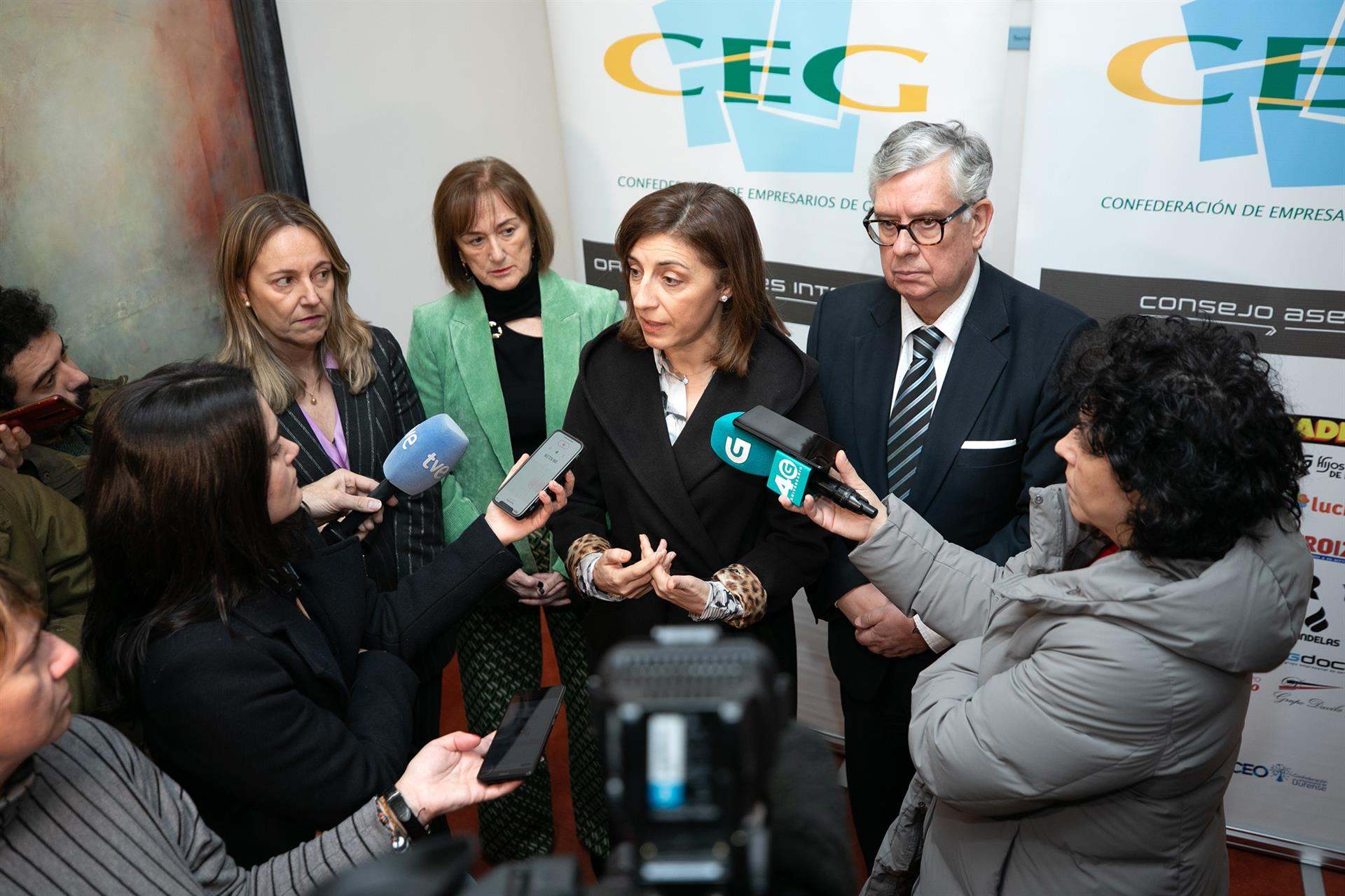 La conselleira gallega Angeles Vazquez paticipa na reunion extraordinaria das comisions de traballo da CEG