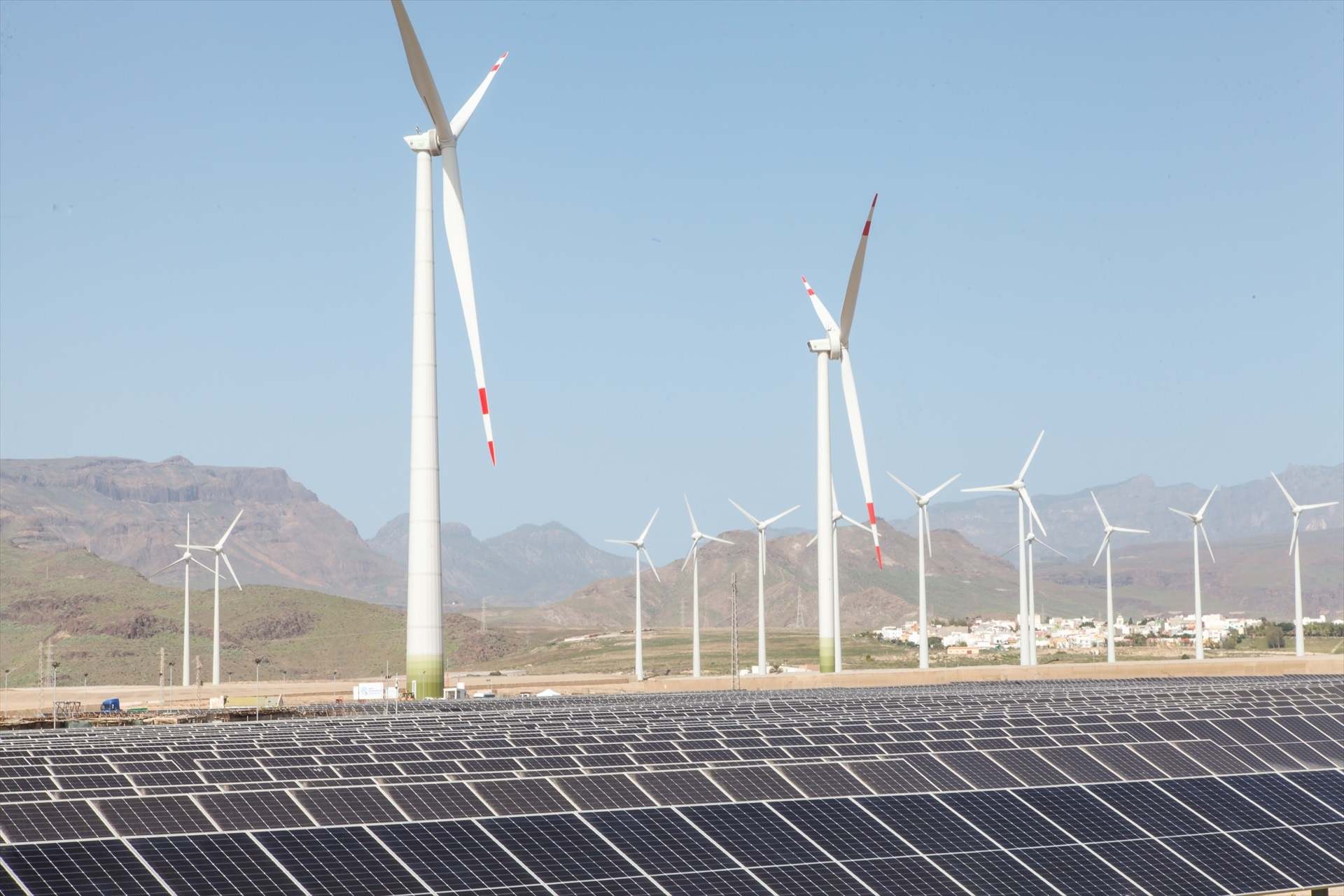 Un parque renovable de Ecoener en San Bartolomé de Tirajana (Gran Canarias). Europa Press.