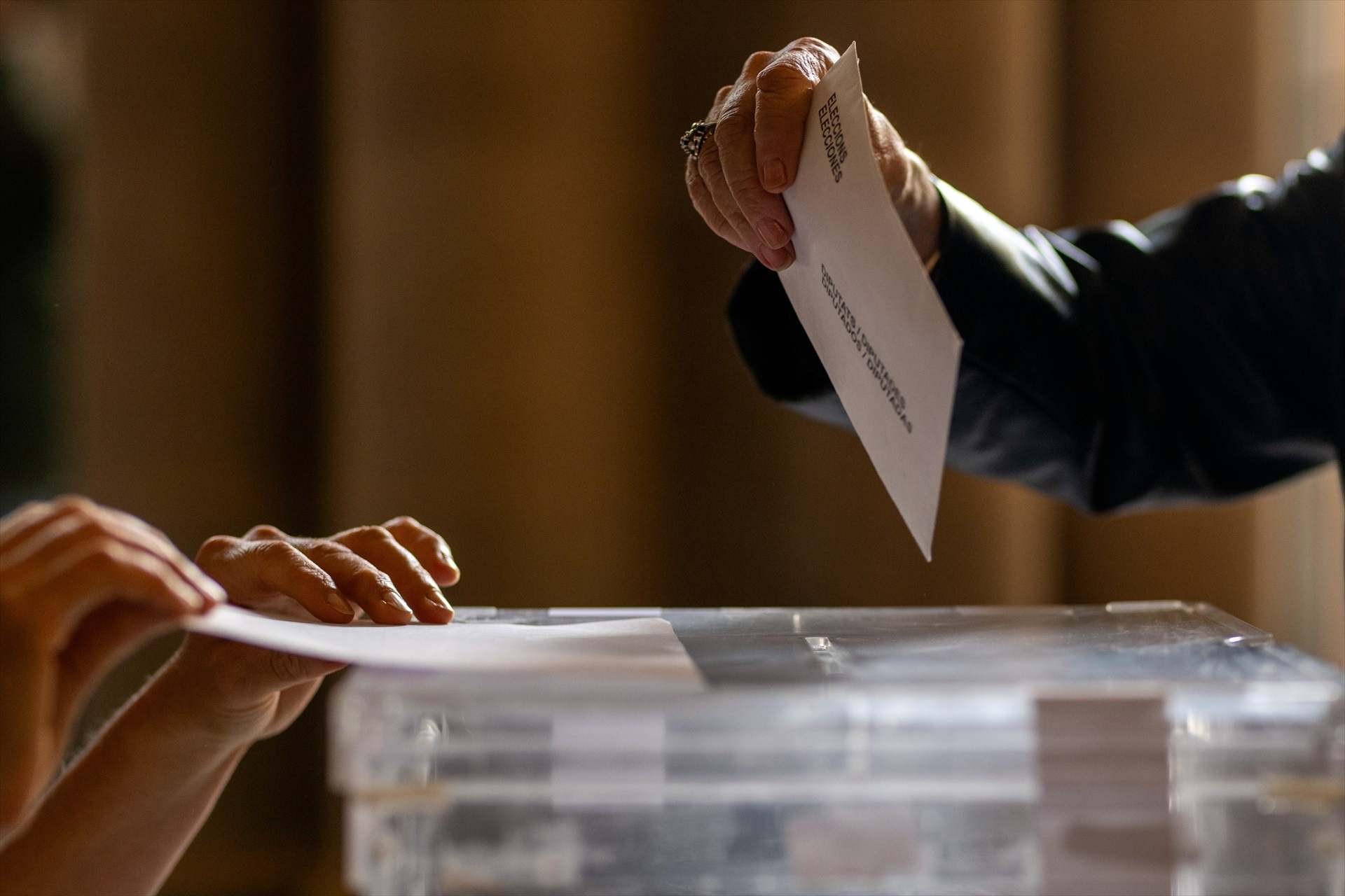 una urna electoral