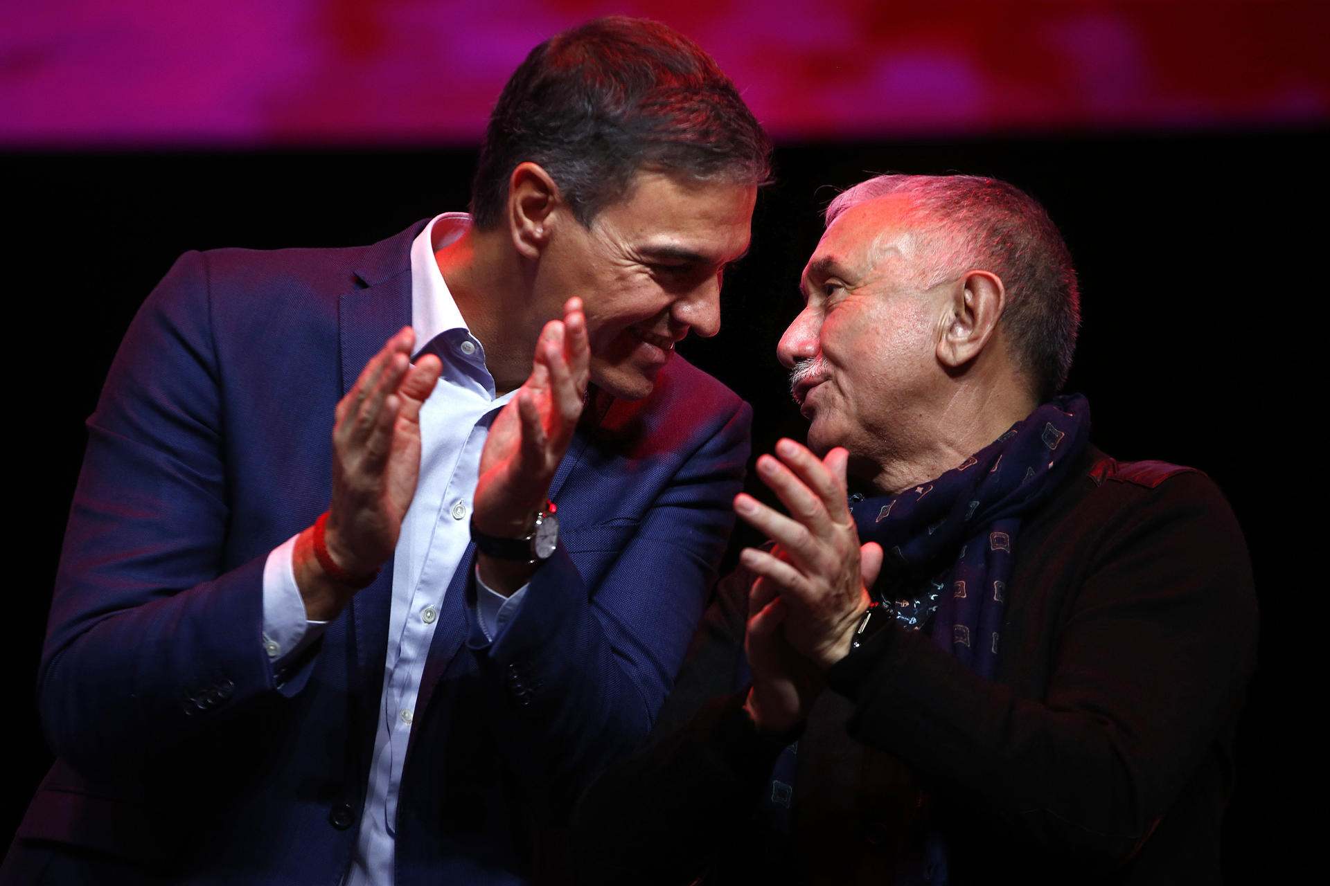 El presidente del Gobierno, Pedro Sánchez y el secretario general de UGT, Pepe Álvarez.