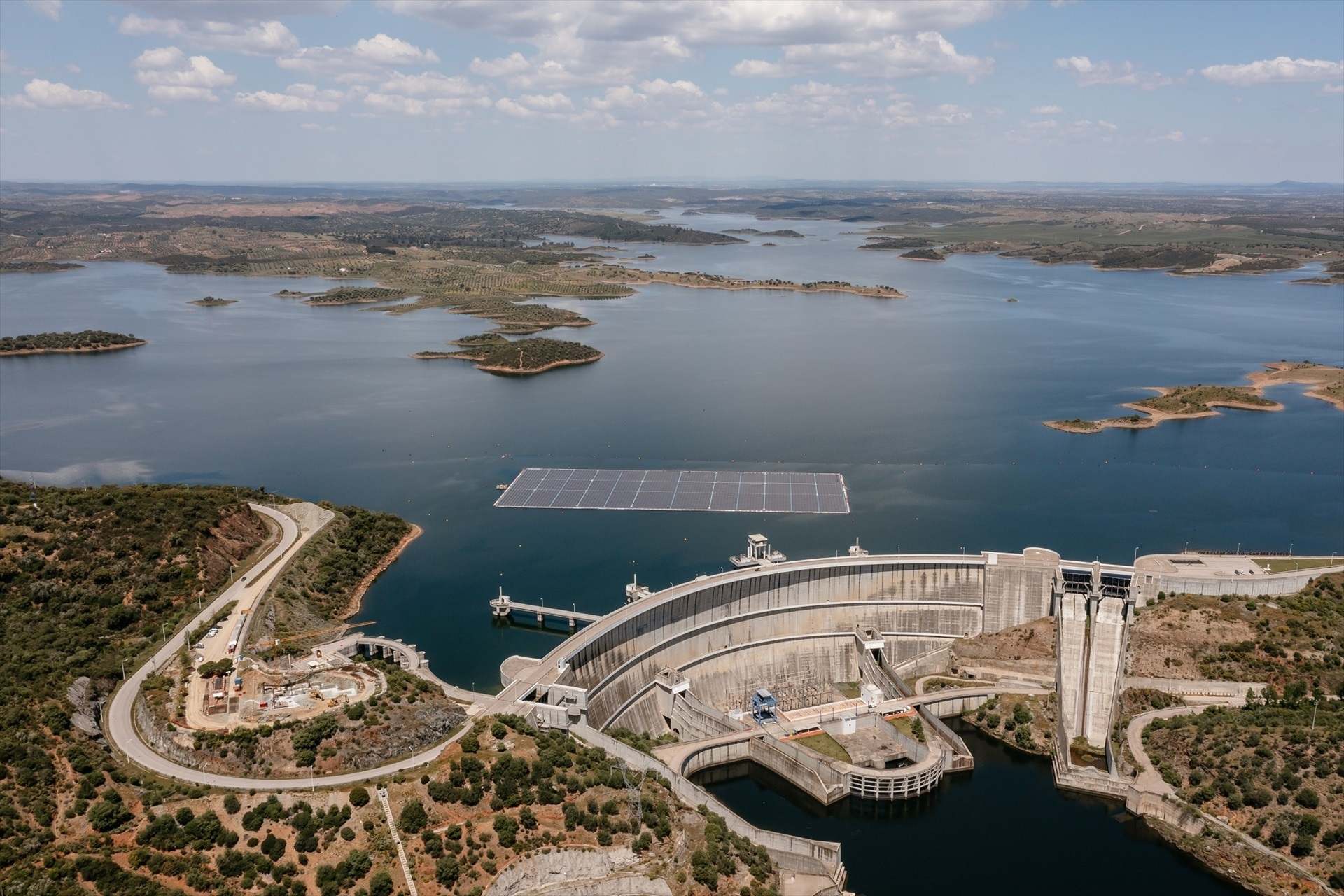 Una planta solar flotante. Europa Press