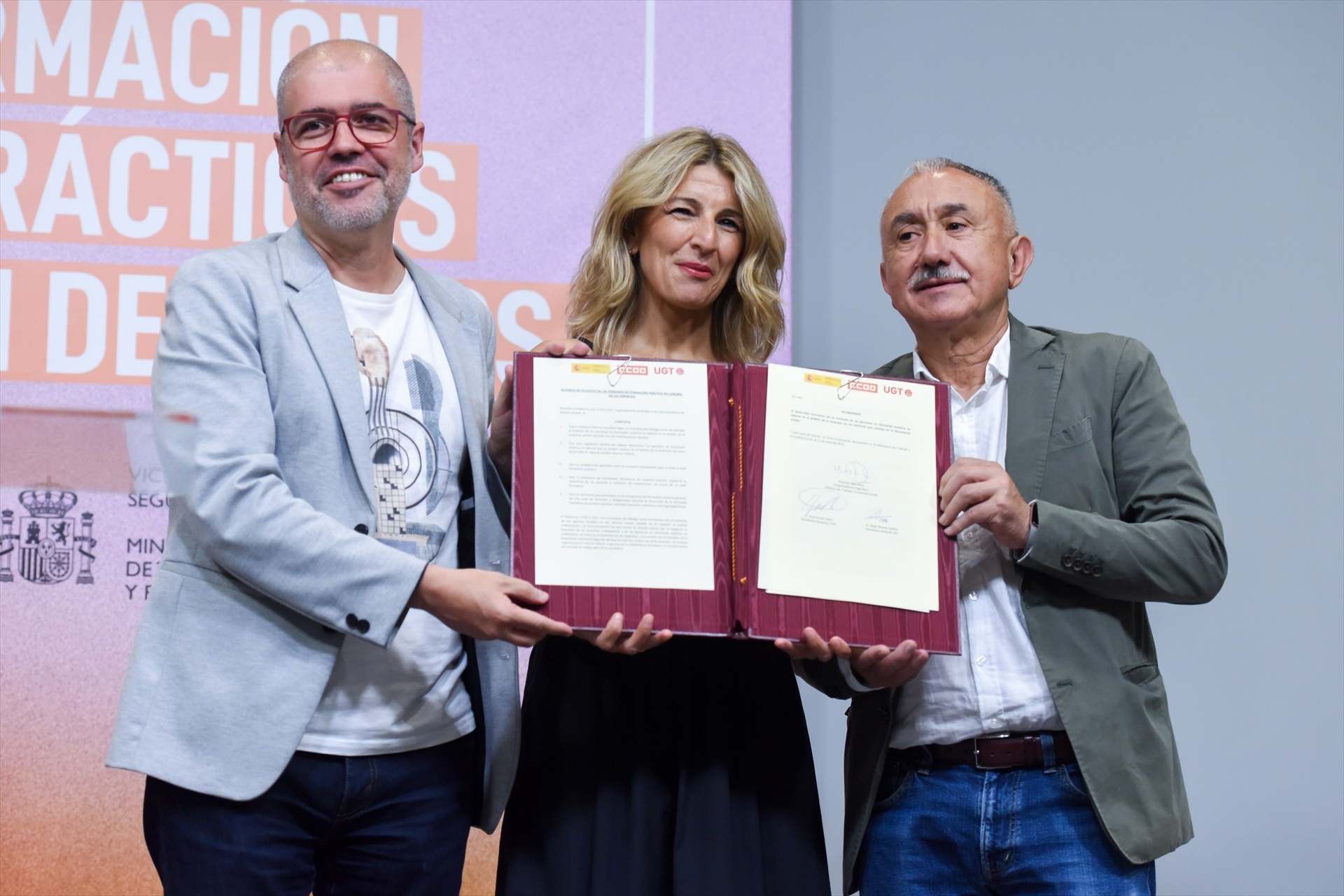 El secretario general de CCOO, Unai Sordo, la ministra de Trabajo, Yolanda Díaz, y el secretario de UGT, Pepe Álvarez.