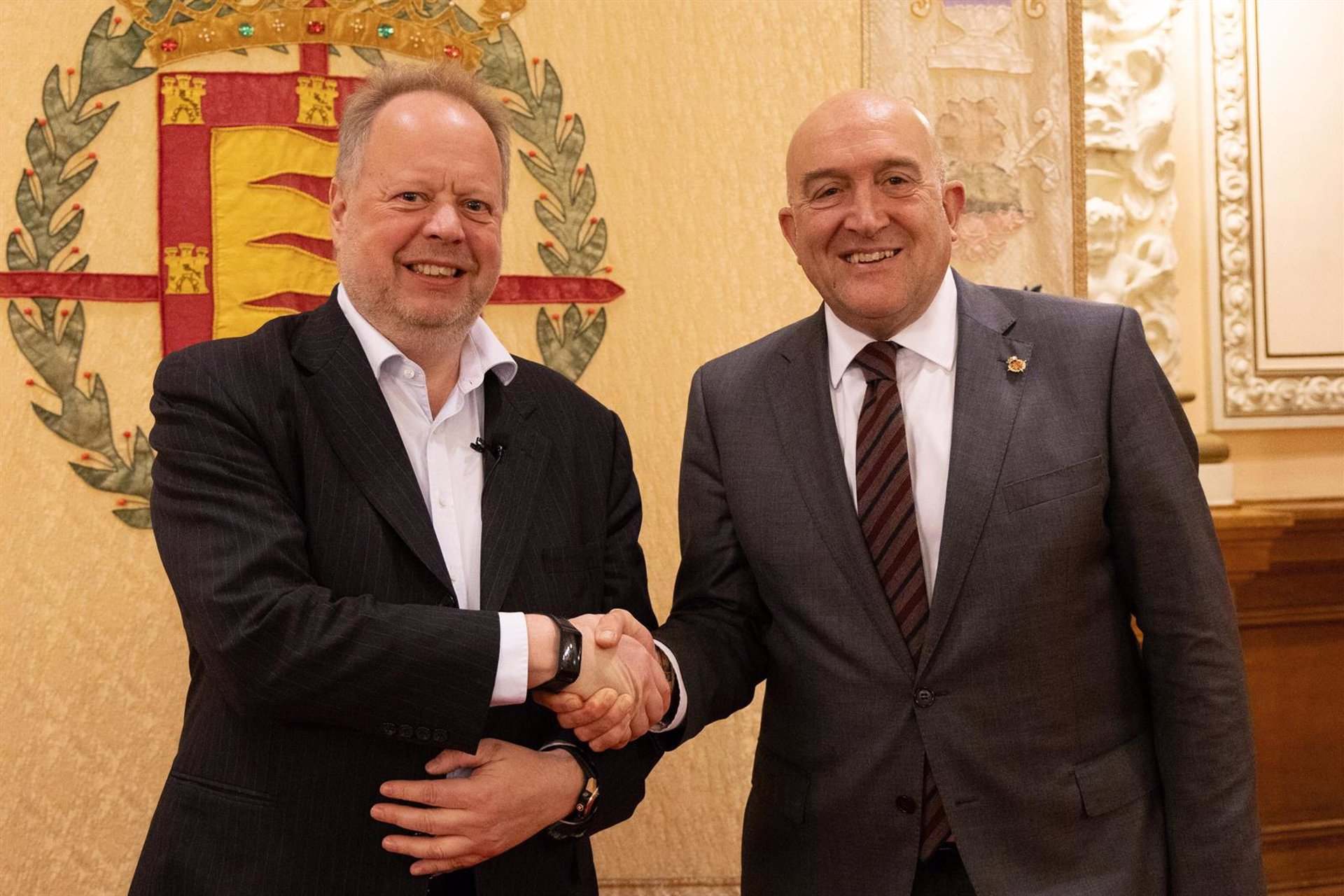 Jesus Julio Carnero, alcalde de Valladolid, y Andy Palmer, presidente de Inobat