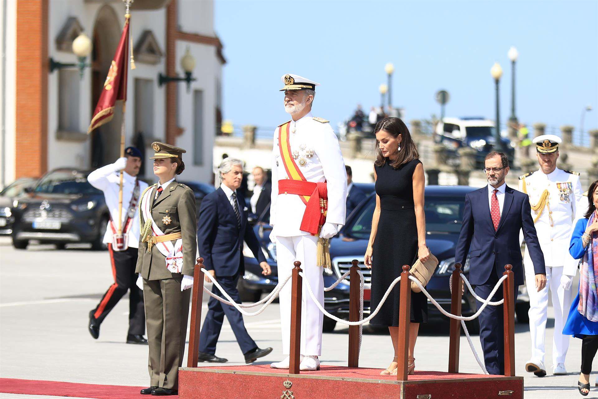 Los reyes y la princesa presiden los actos del Carmen en la Escuela Naval de Marín. (Pontevedra).