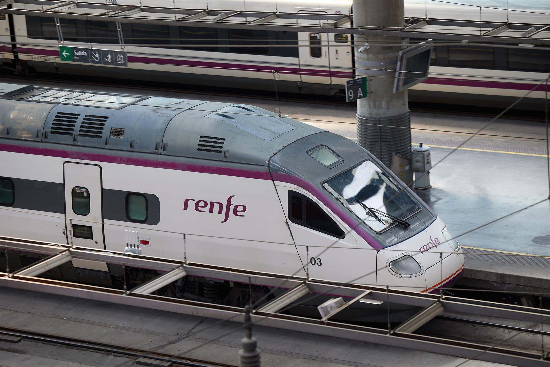 Archivo - Tren de Renfe