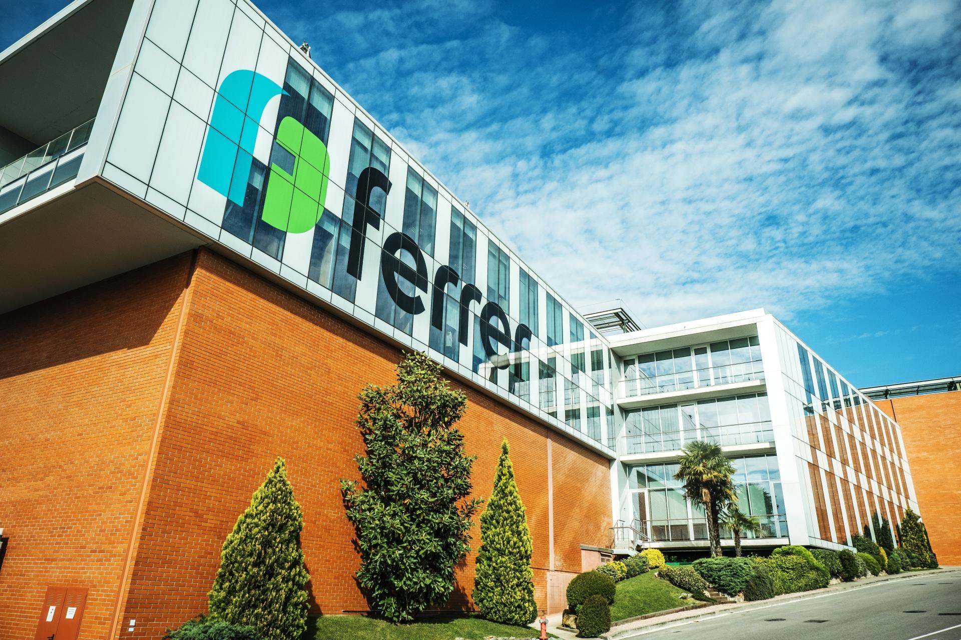 Edificio corporativo de la farmacéutica Ferrer. EE