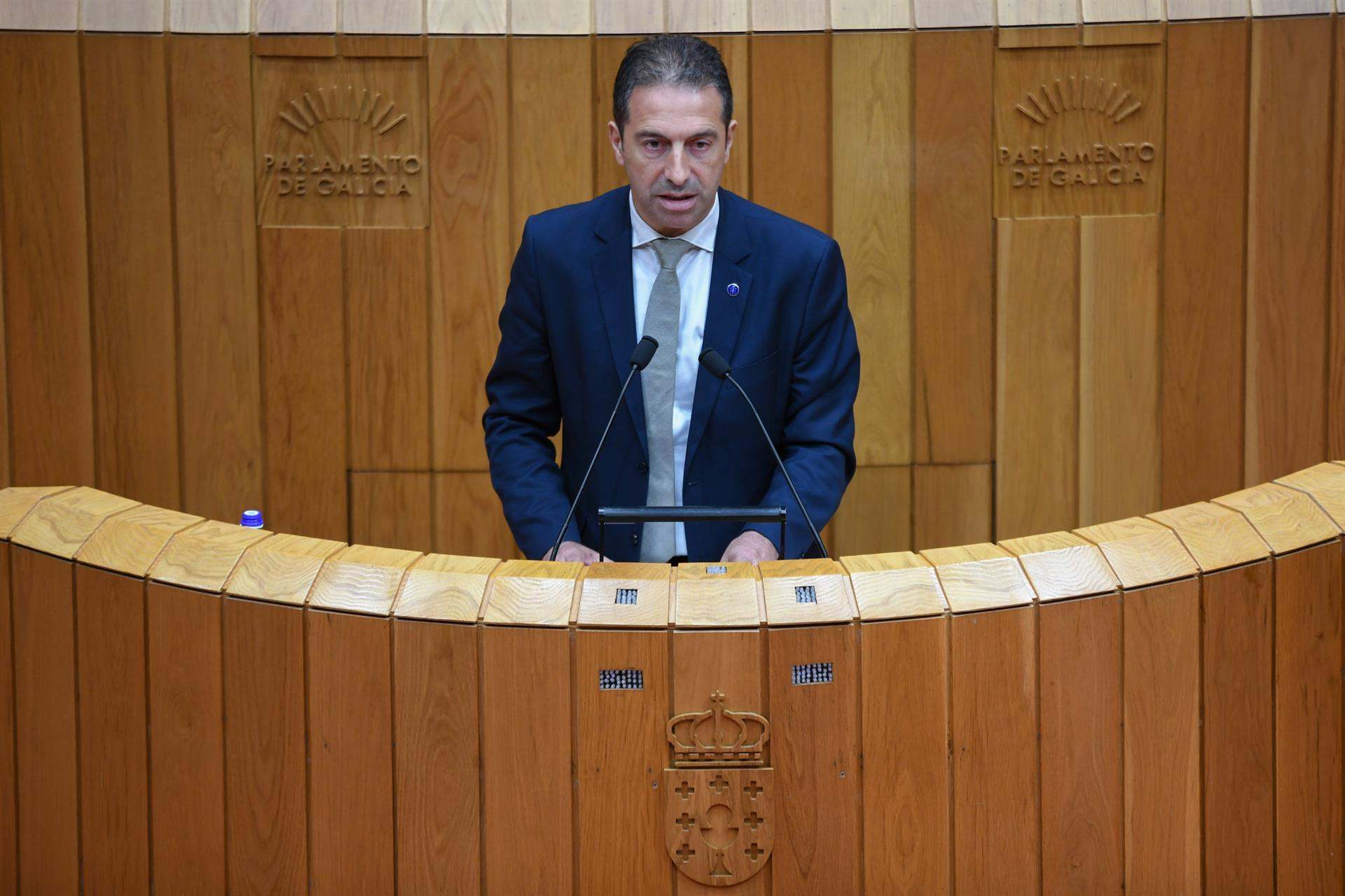 El conselleiro do Mar, Alfonso Villares, en el Parlamento.