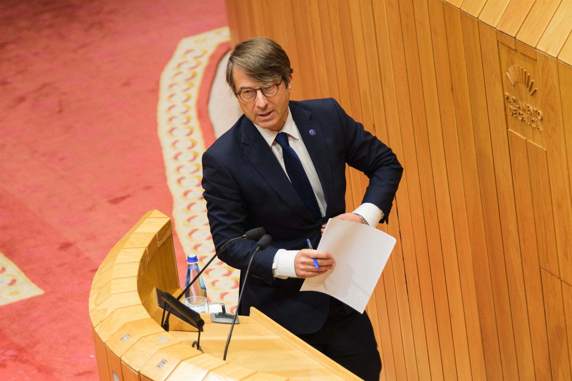 El conselleiro de Facenda, Miguel Corgos, en el Parlamento.