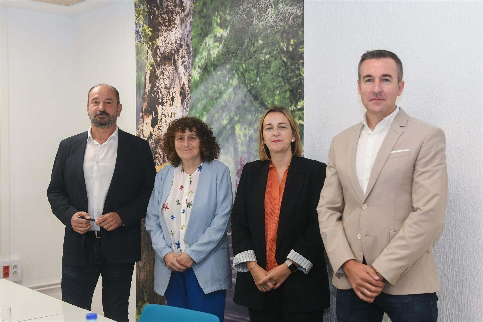 Reunión entre el Concello de Santiago y la Xunta para implantar la tasa turística.