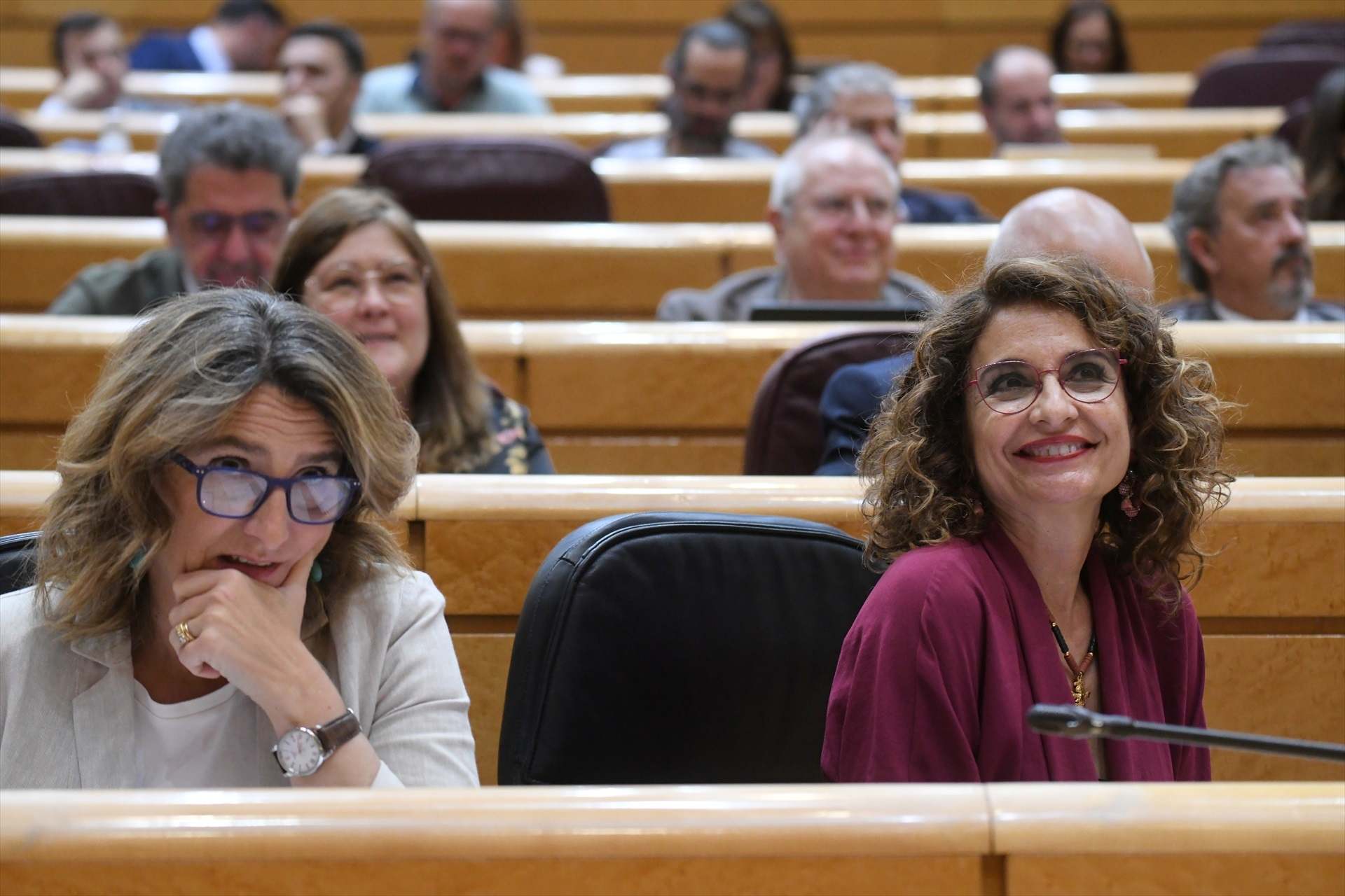 La vicepresidenta tercera y ministra para la Transición Ecológica y el Reto Demográfico, Teresa Ribera y la vicepresidenta primera del Gobierno, ministra de Hacienda, María Jesús Montero. Europa Press