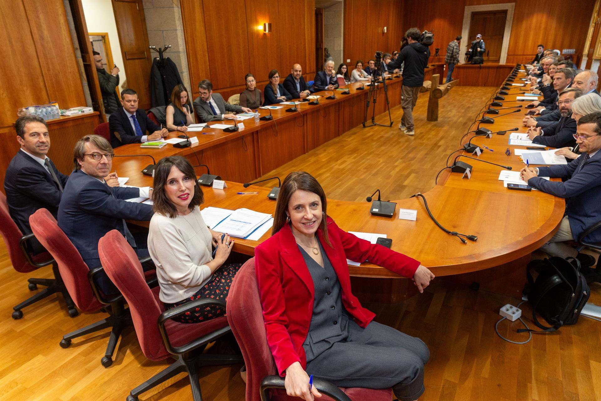 Reunión de la Xunta con asociaciones y clusteres por el impacto de los aranceles de Trump.