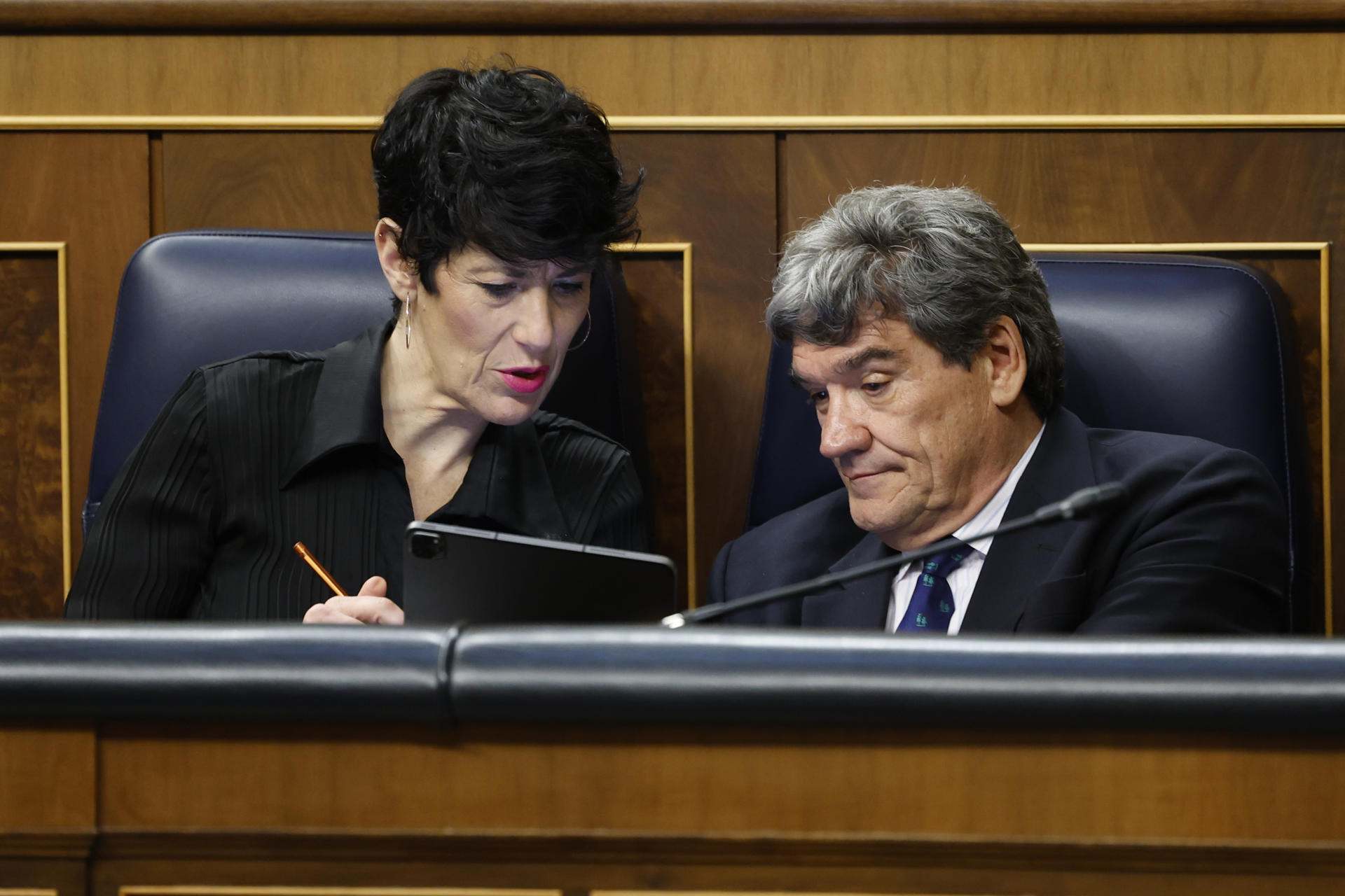 Los ministros, Elma Saiz y José Luis Escrivá | EFE