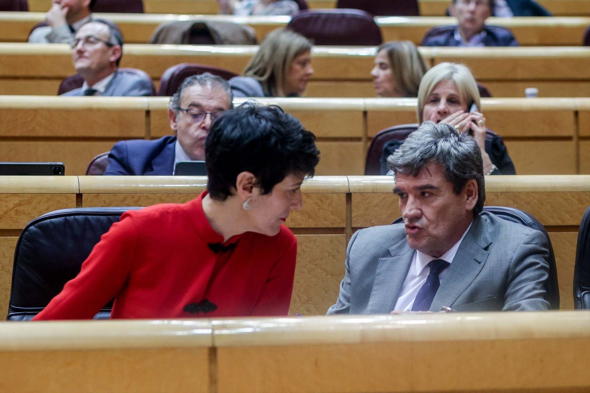 La ministra de Seguridad Social, Elma Saiz, y el exdirigente de la Cartera, José Luis Escrivá. Europa Press.