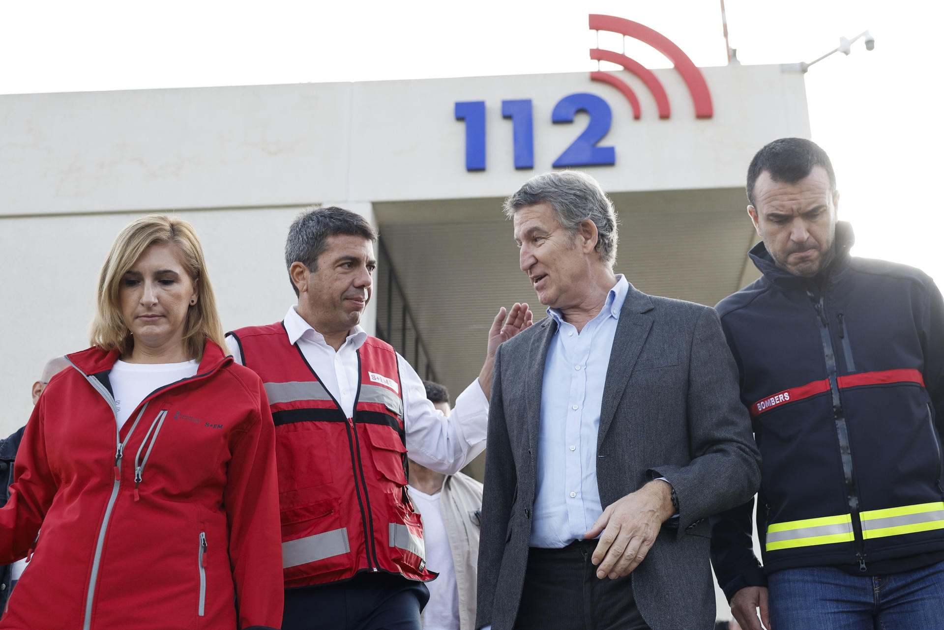 El presidente del Partido Popular, Alberto Núñez Feijóo (2d), junto al president de la Generalitat, Carlos Mazón (2i), la consellera de Justicia e Interior, Salomé Pradas
