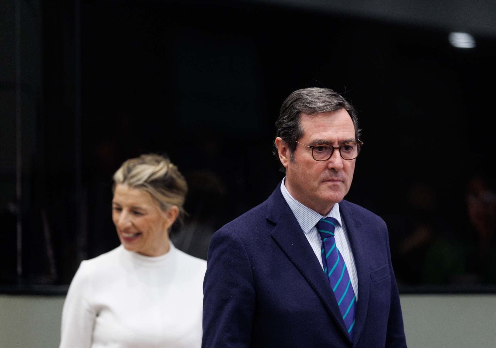 La ministra de Trabajo, Yolanda Díaz y el presidente de CEOE, Antonio Garamendi.