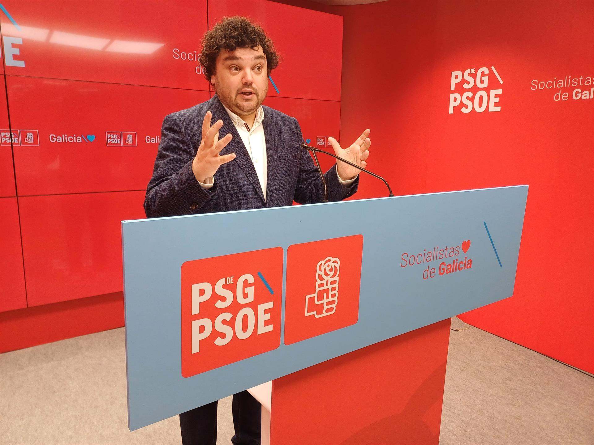 El portavoz de la Ejecutiva del PSdeG, Julio Torrado, en rueda de prensa.