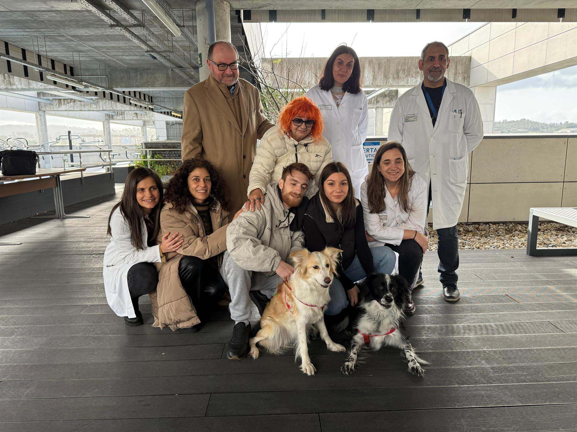 Ourense da un paso pionero en la humanización hospitalaria con la visita de animales de compañía a los pacientes.