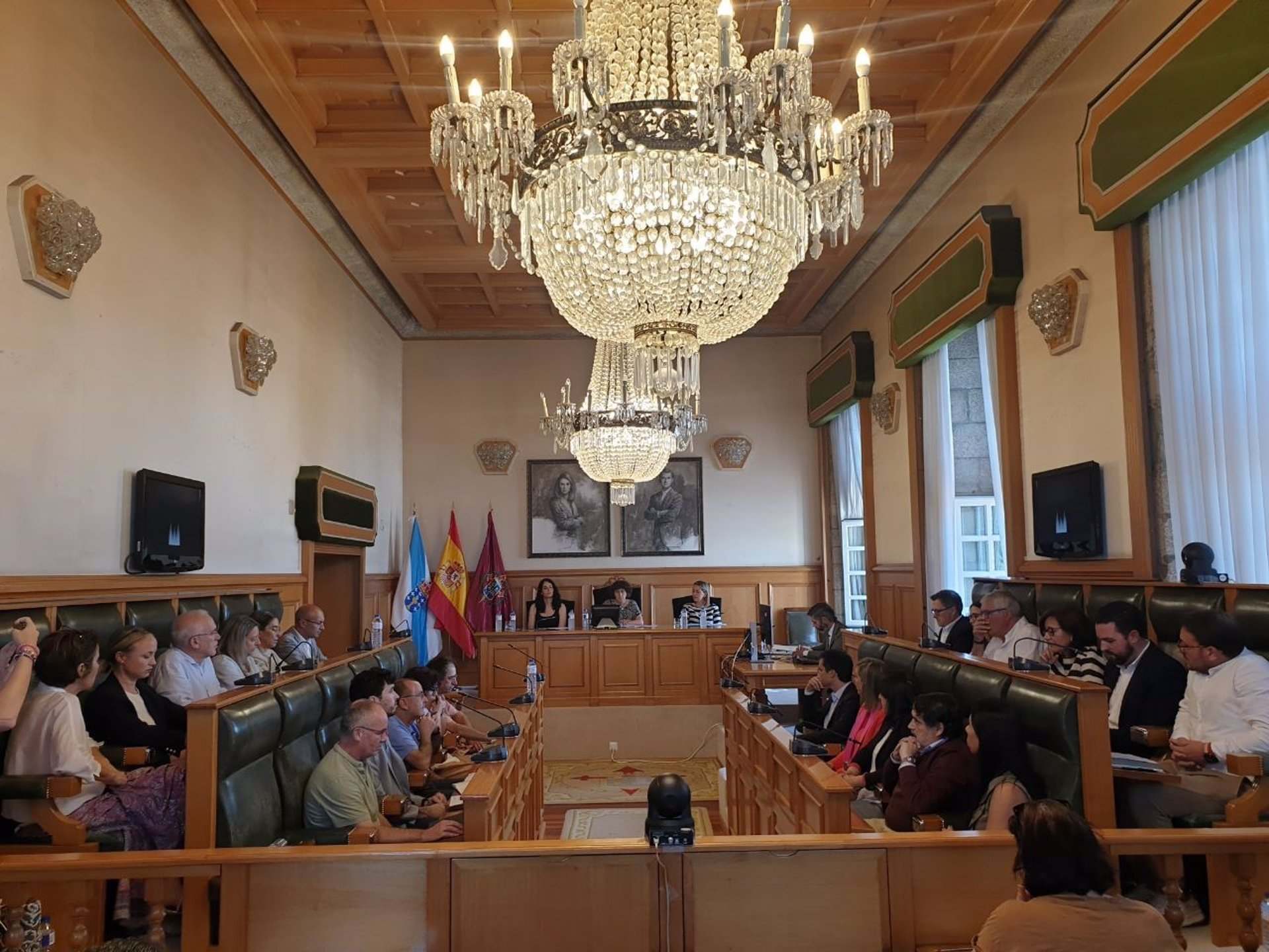 Pleno del Ayuntamiento de Santiago presidido por la alcaldesa, Goretti Sanmartín..