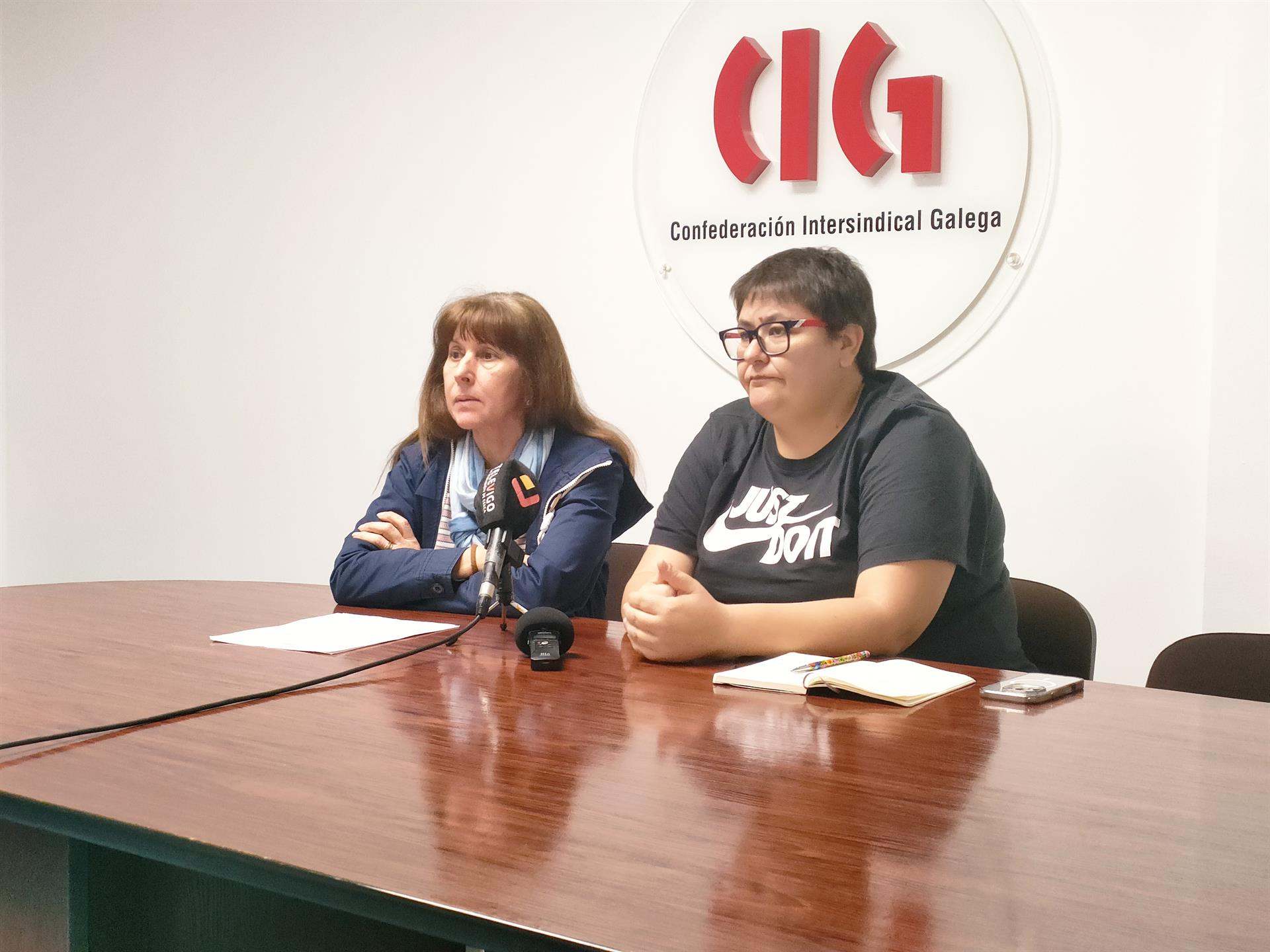 Beatriz Fernández, presidenta del comité de empresa de Aimen, e Iria Salvande, secretaria comarcal de la federación de Banca, Oficinas y Despachos de CIG Vigo.