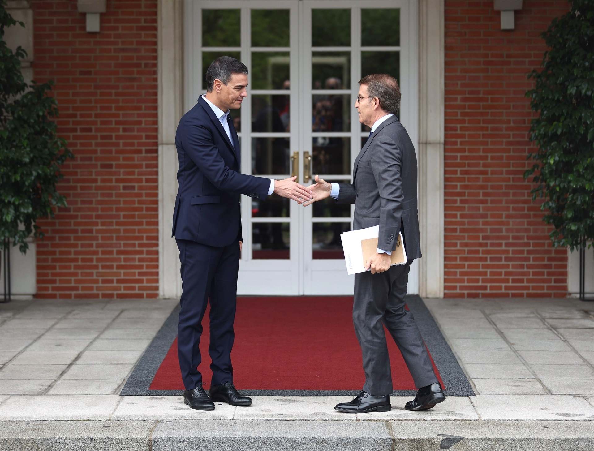 EuropaPress_4738752_presidente_gobierno_pedro_sanchez_presidente_partido_popular_alberto_nunez.jpg