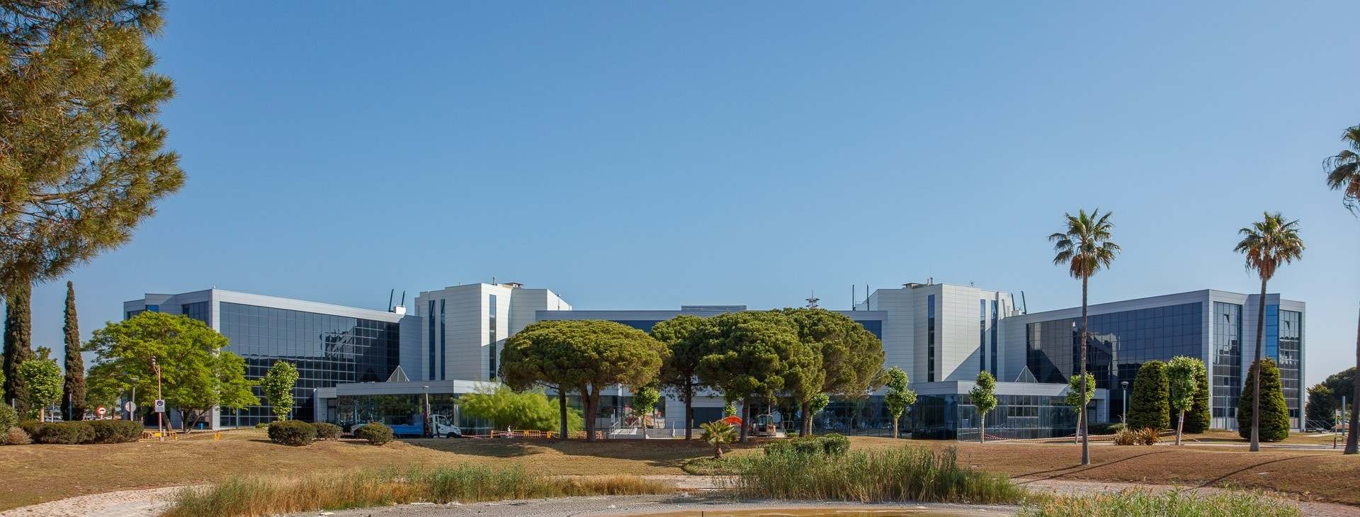 Edificio de oficinas Prima Building del parque empresarial Mas Blau (El Prat de Llobregat). EE