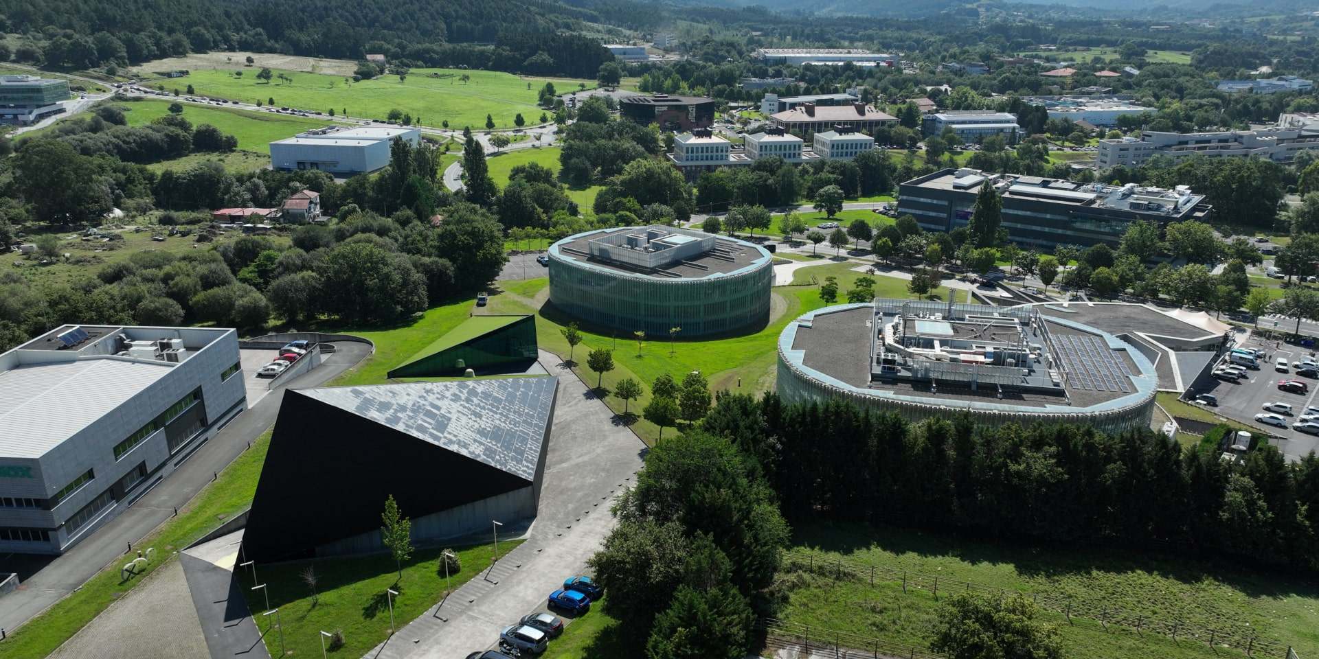 Parque tecnológico de Euskadi sede Derio-Zamudio