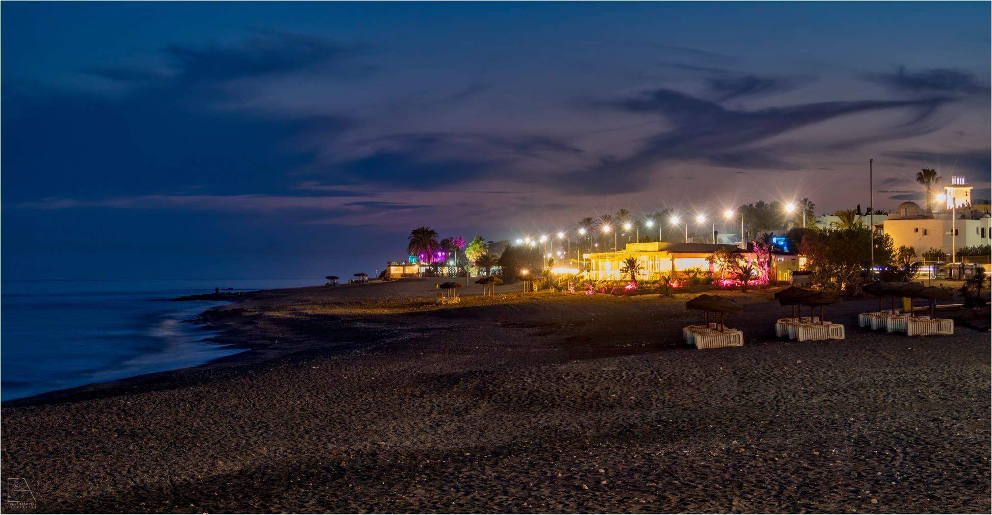 FOTO-NEPTUNO-POR-LA-NOCHE-BY-EMILIO-ARAMBURU-ESCOLANO.jpg