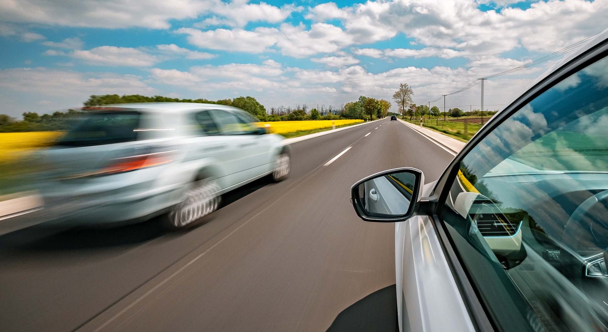 Adelantar en carretera