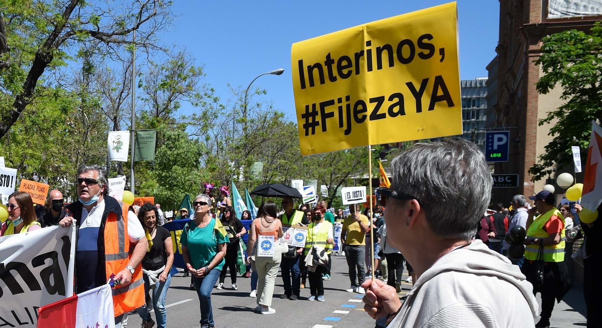Una mujer reclama fijeza para los interinos
