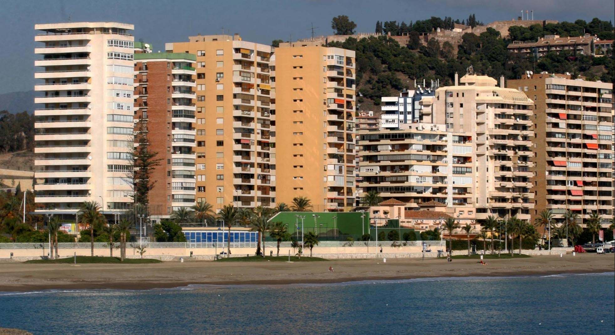 Varias viviendas en la costa