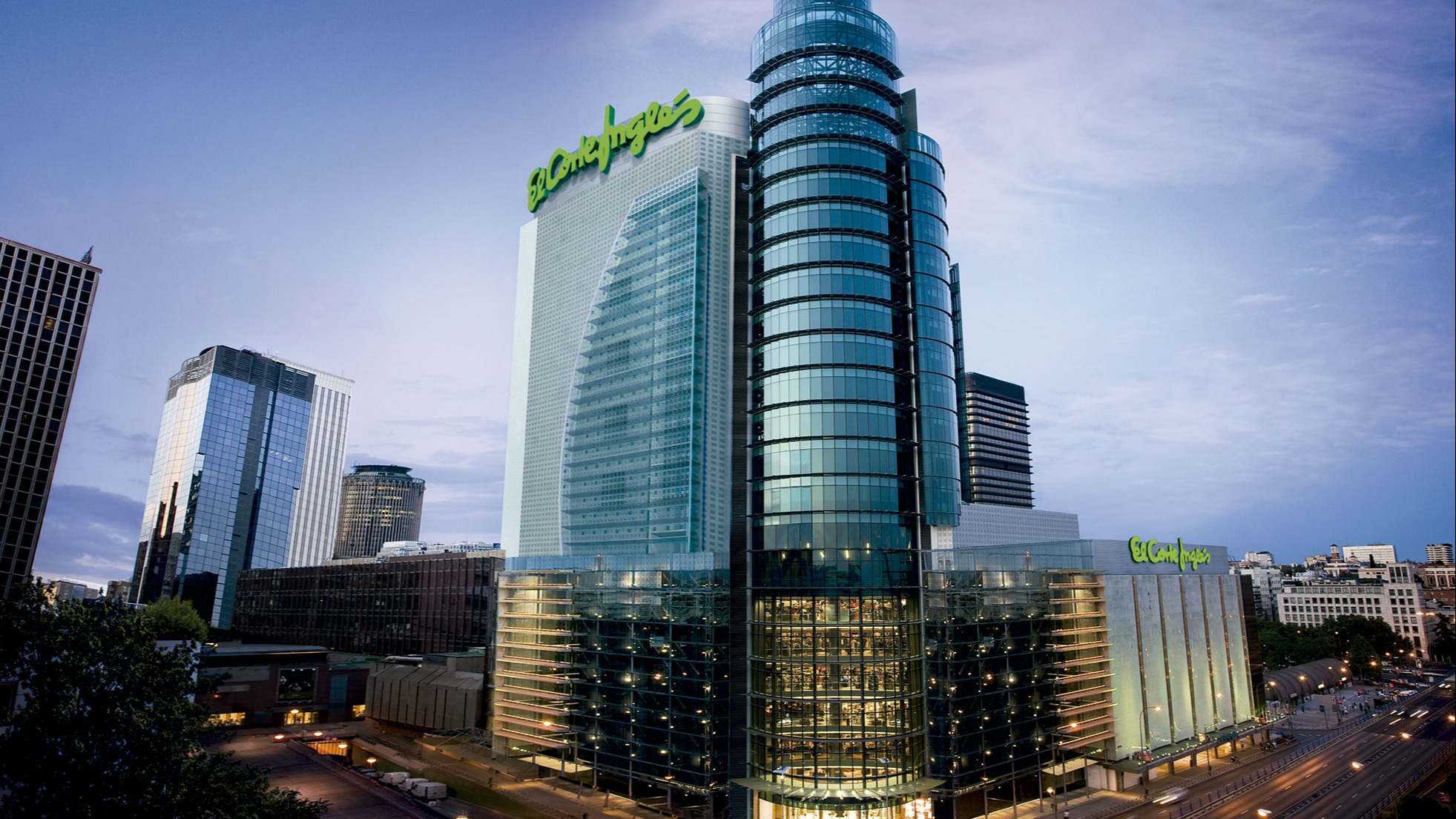 Edificio de El Corte Inglés en el Paseo de la Castellana (Madrid). eE