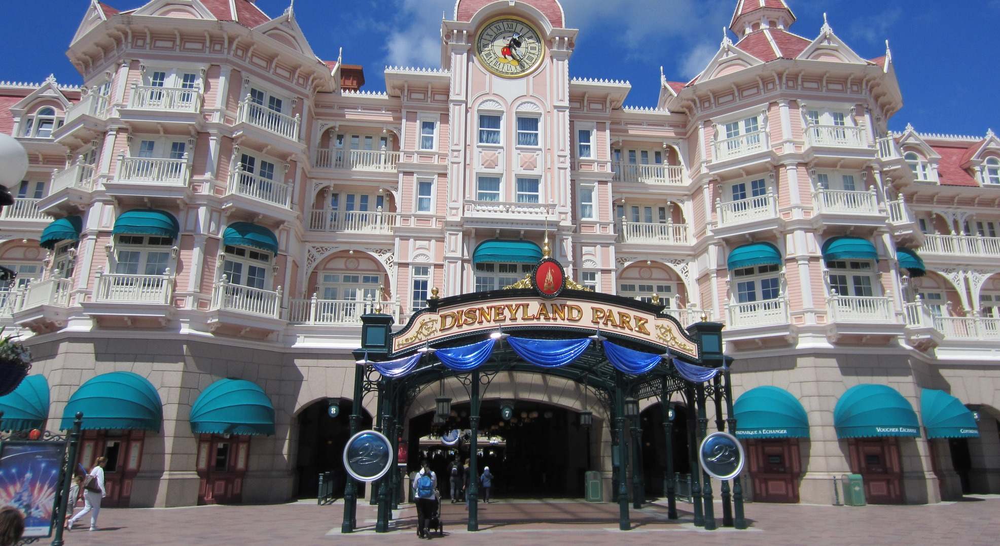 Entrada del parque Disneyland
