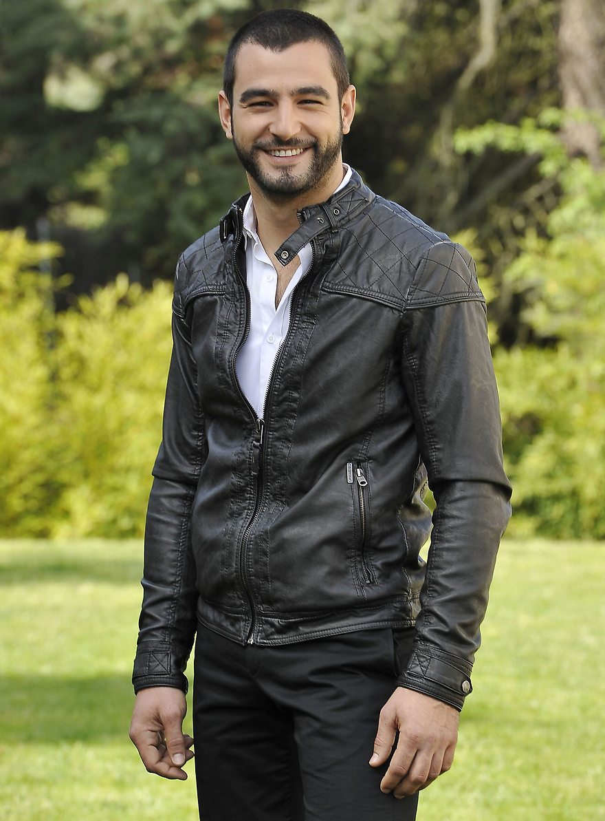 Antonio Velázquez, uno de los protagonistas de la miniserie <i>Hermanos</i> - 880x