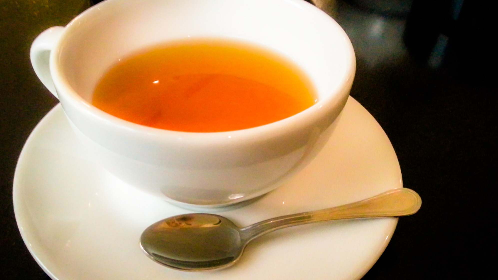 Taza de té sobre una mesa