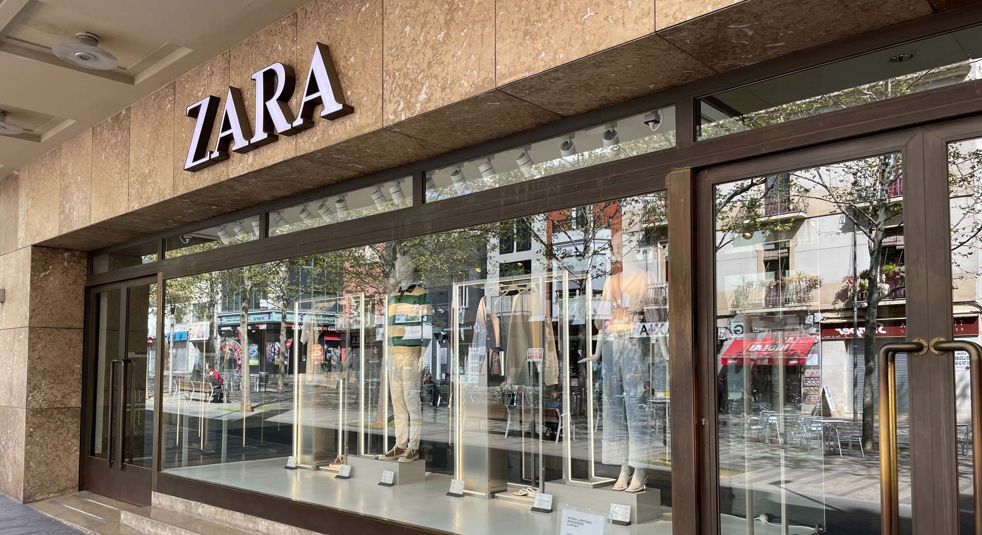 Rebajas en la tienda de Zara. / Foto: iStock