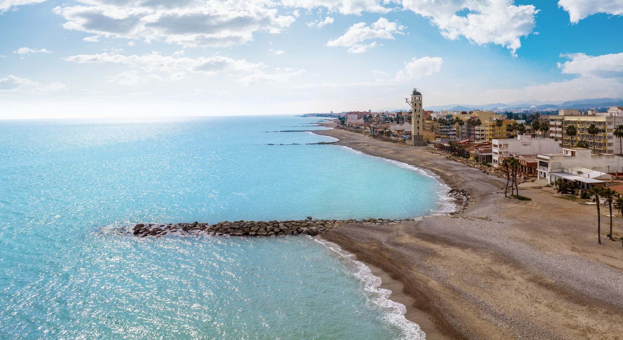 Playa de Nules en Castellón skyline aéreo junto al mar Mediterráneo