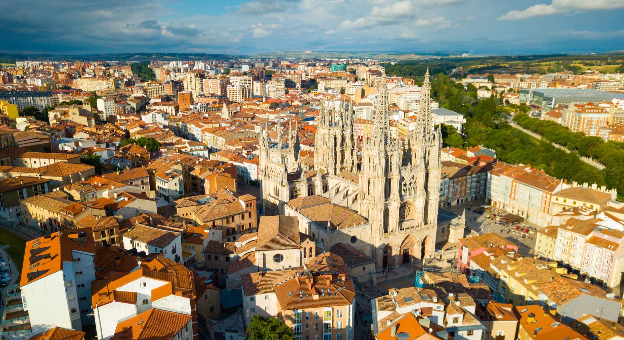 Vista panorámica de la ciudad de Burgos y la catedral