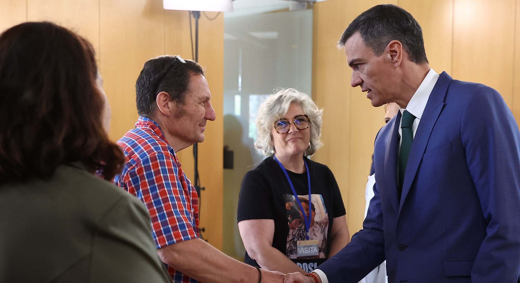 El presidente de Gobierno con las asociaciones de víctimas.