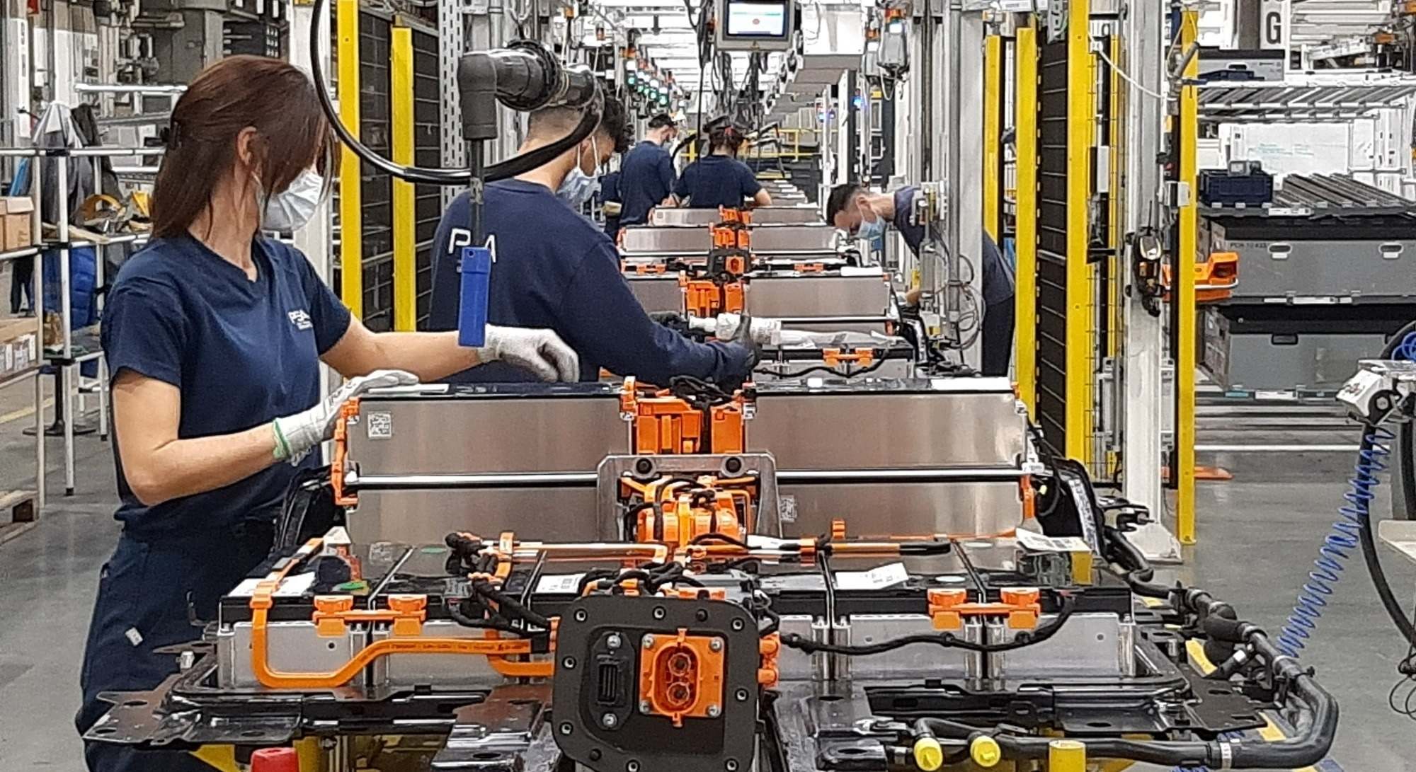 Taller de baterías en la fábrica de Stellantis en Zaragoza. / Stellantis