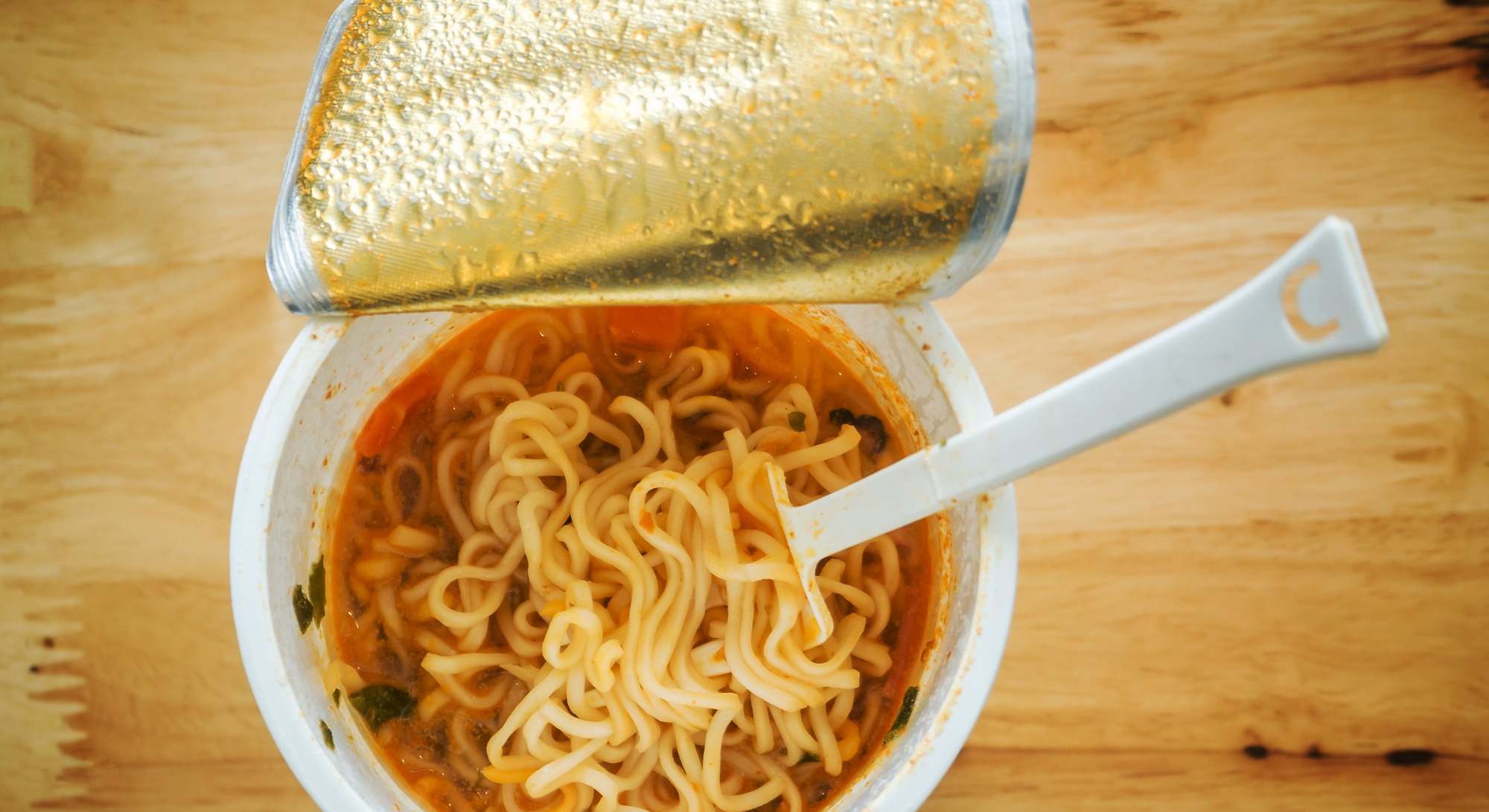 Fideos instantáneos listos para comer