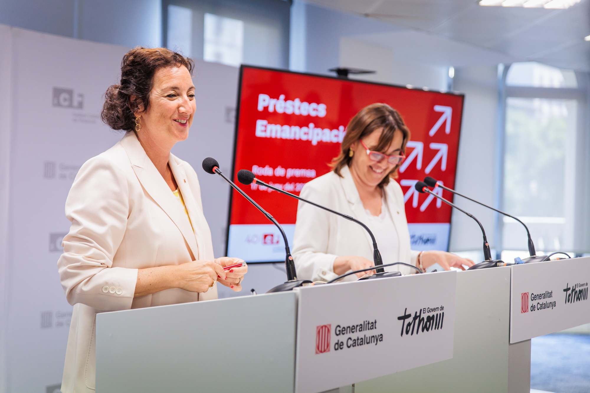 Las consejeras de Economía y Territorio, Alícia Romero y Sílvia Paneque. GOVERN